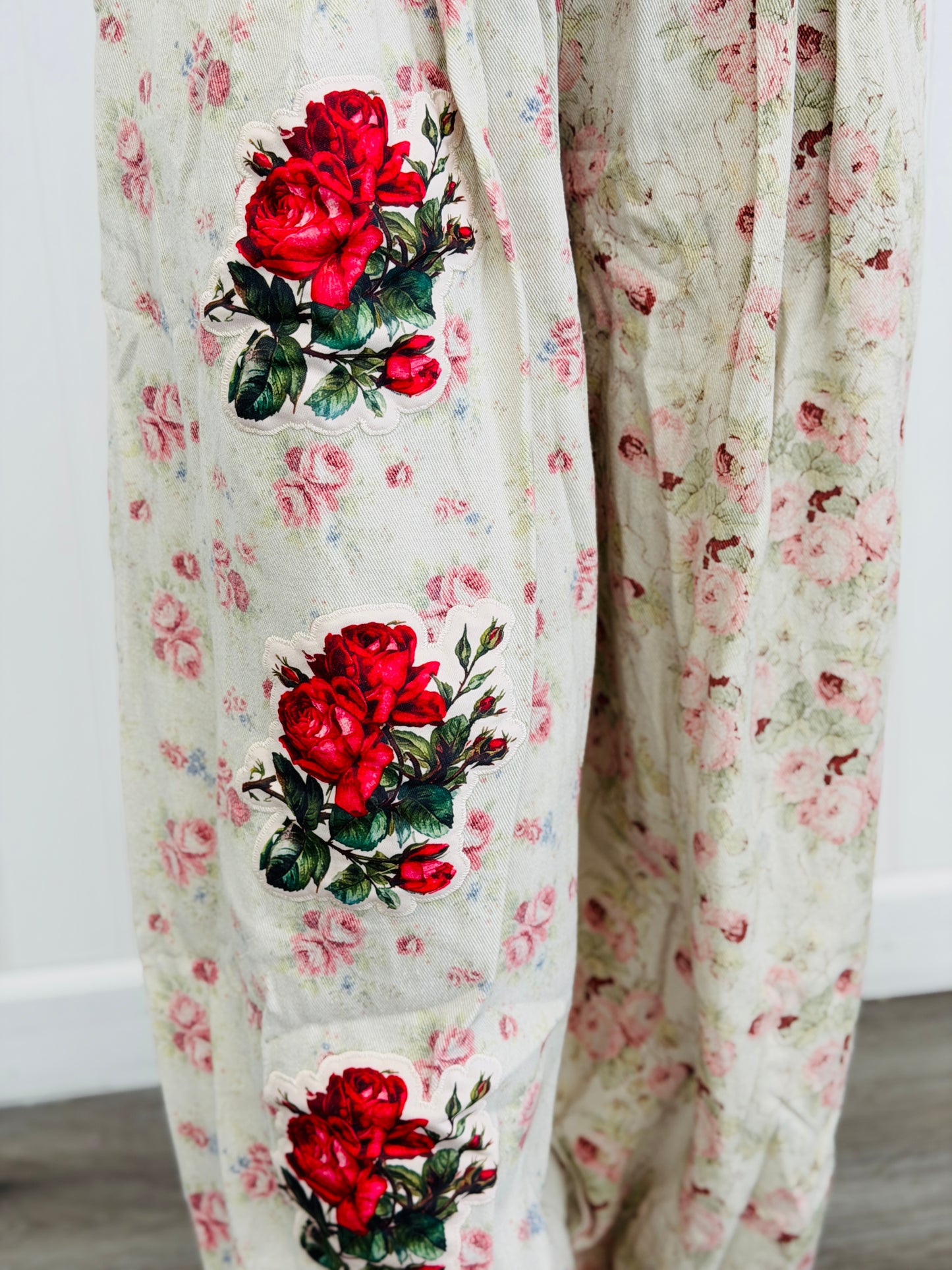 Cloud Cream Rose Print Balloon Pants (Reg & Plus)