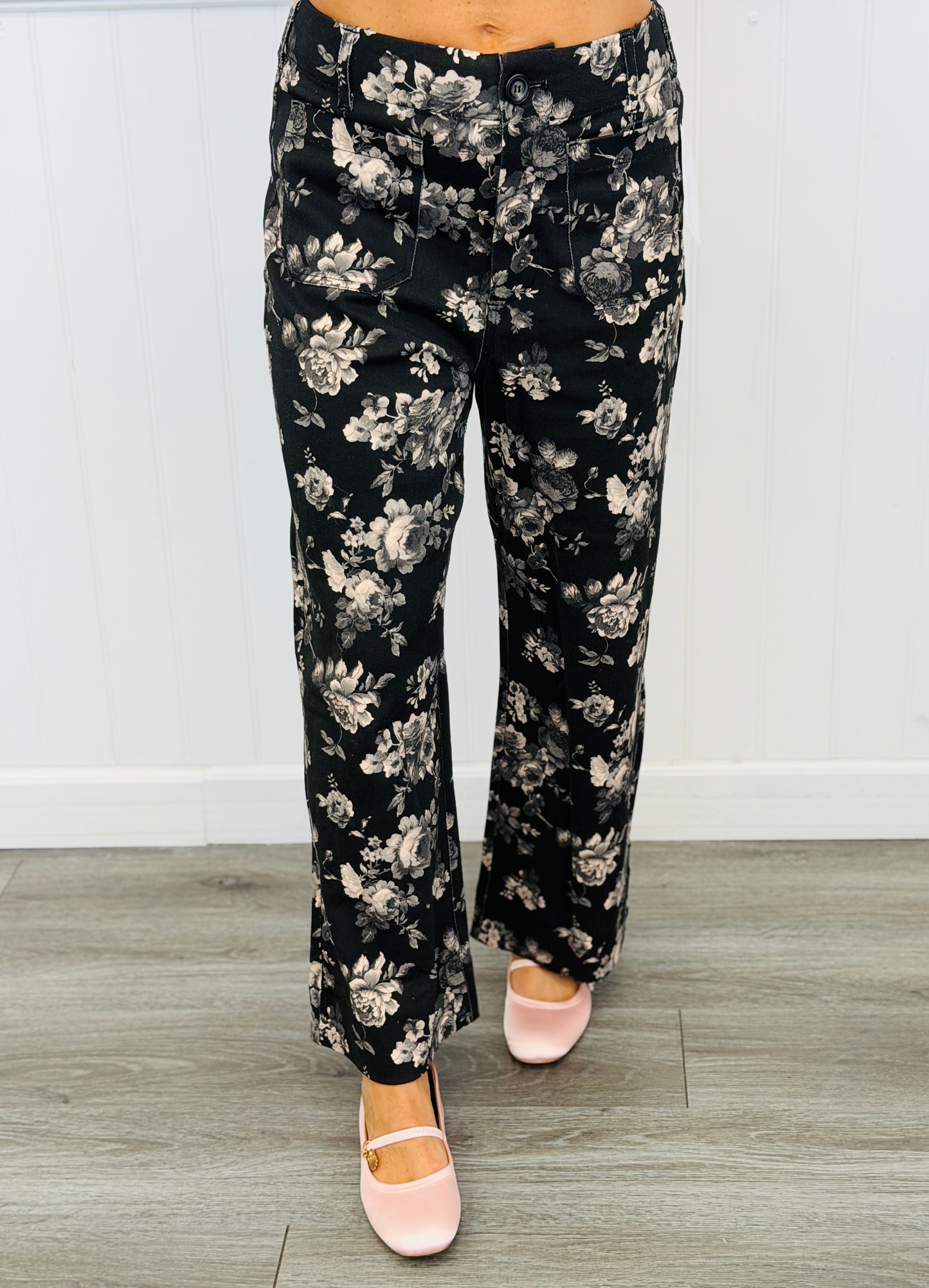 Black Floral Print Wide Leg Crop Pants (Reg & Plus)