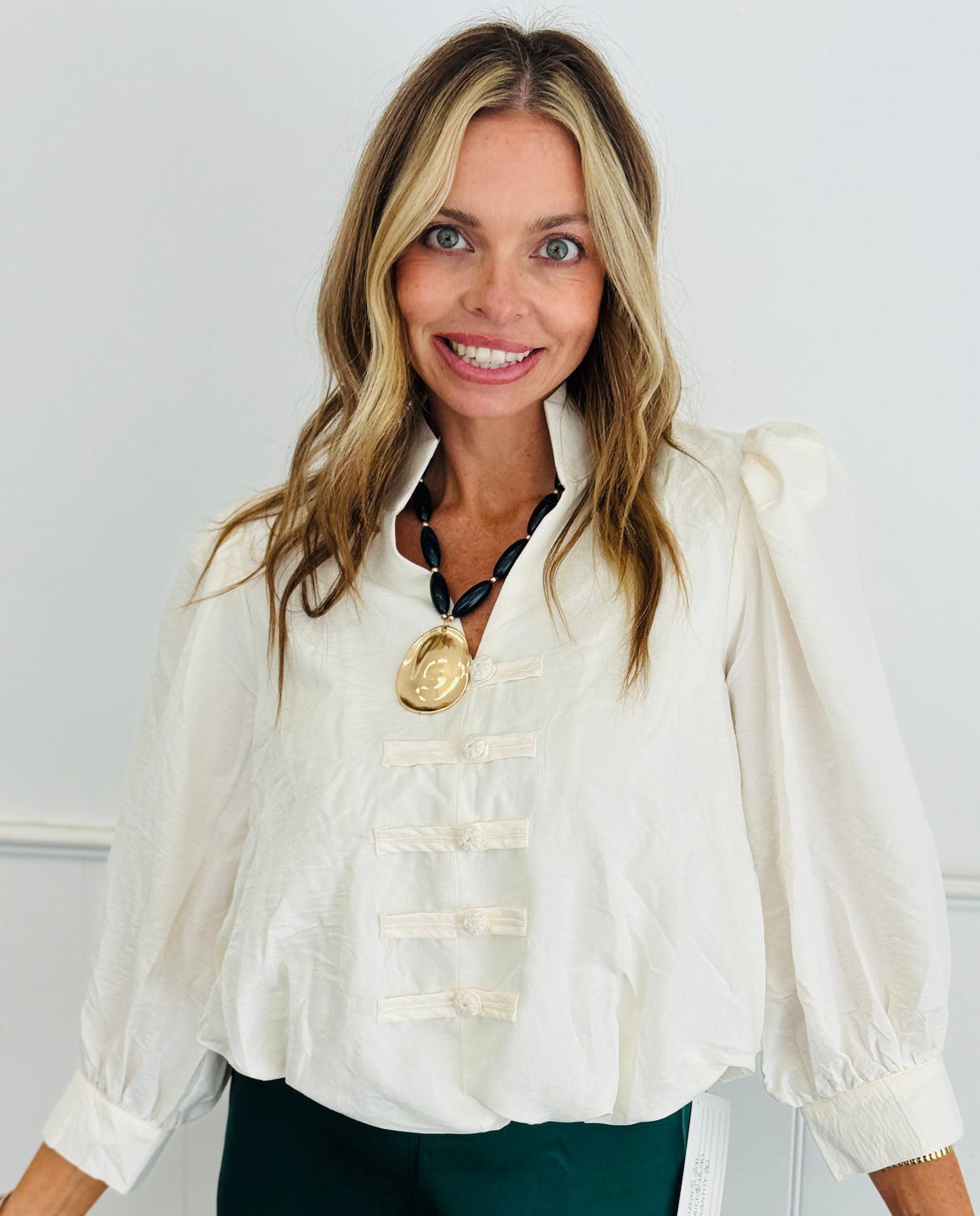 Cream Puff Sleeve Button Loop Blouse (Reg.)