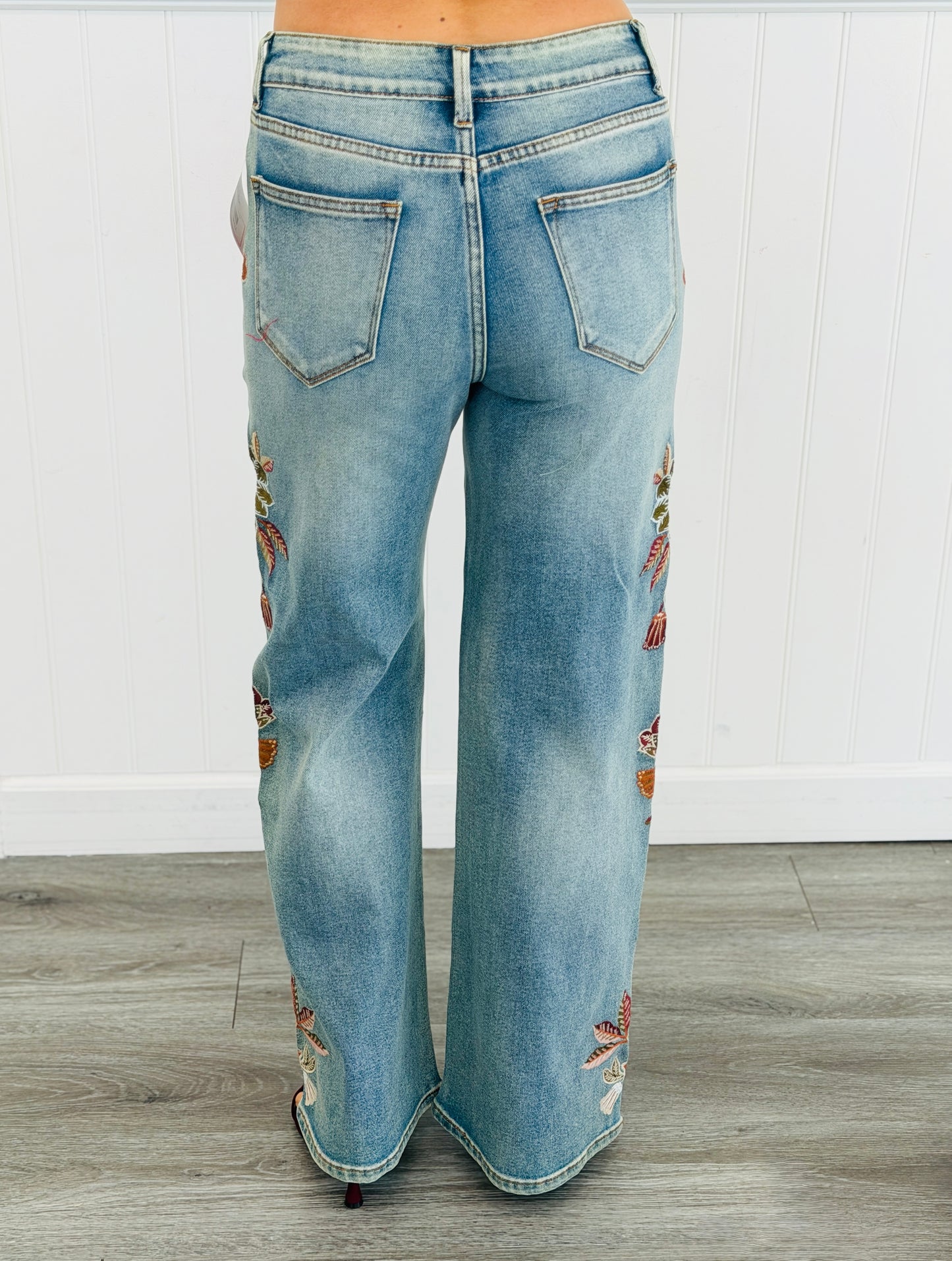 Medium Wash Embroidered Flowers Jeans (Reg.)