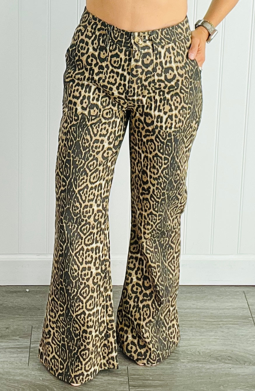 Leopard Print Flare Jeans (Reg.)