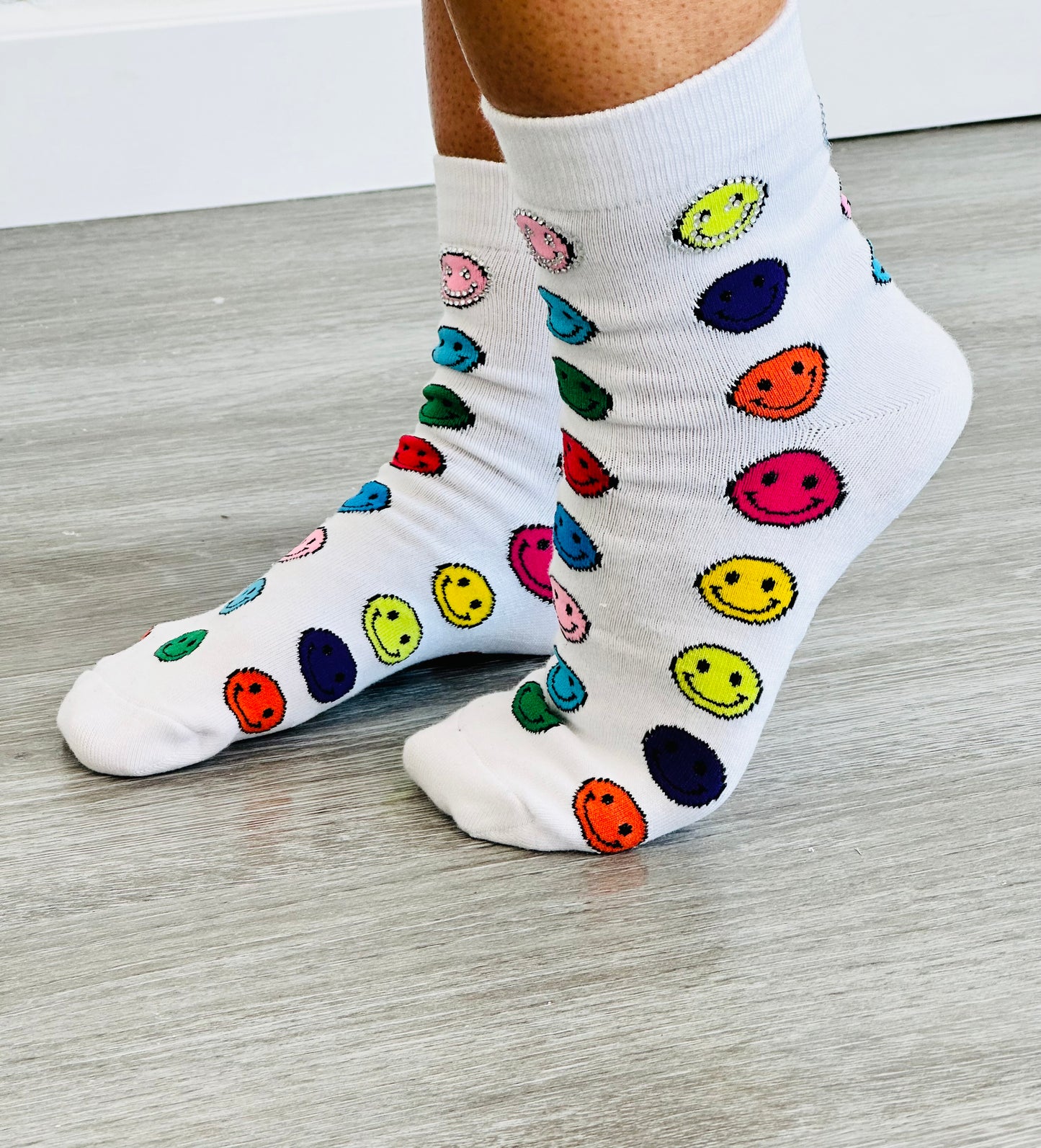 Queen Of Sparkles White Multi Happy Face Socks – Walker Rose Boutique