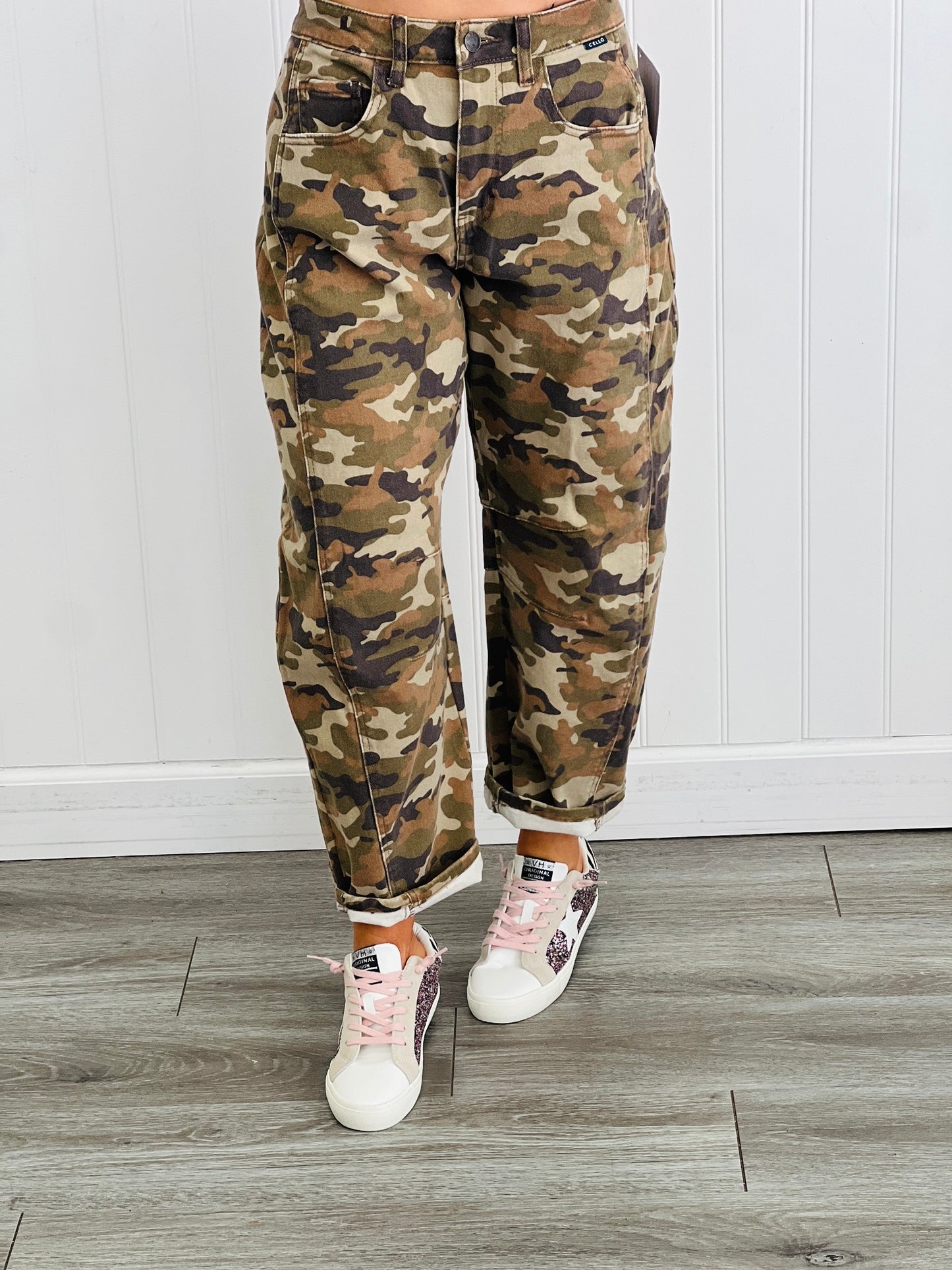 Washed Camo Mid Rise Barrel Pants (Reg.)