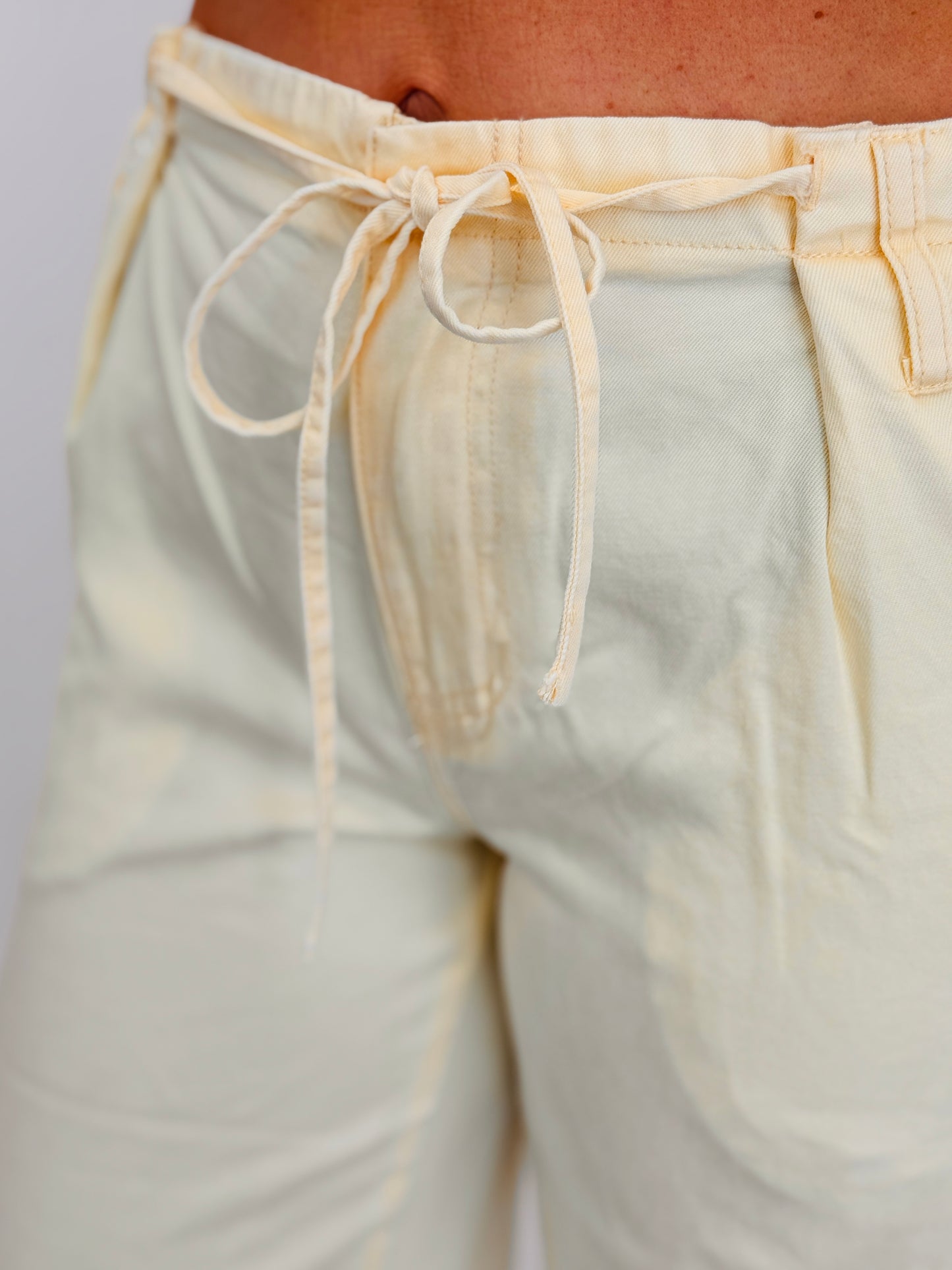 Light Yellow Waist Tie Pleated Pants (Reg.)