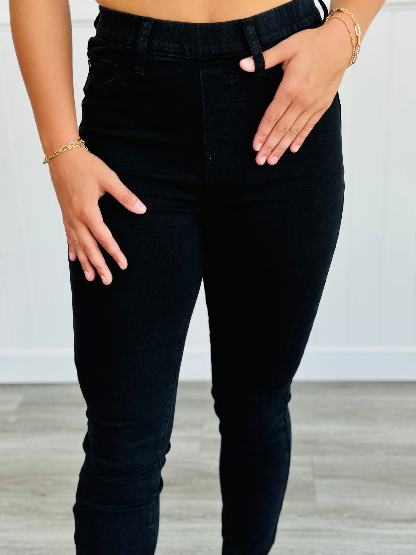 Judy Blue Easy Does It Black Pull On Skinny Jeans (Reg. & Plus)