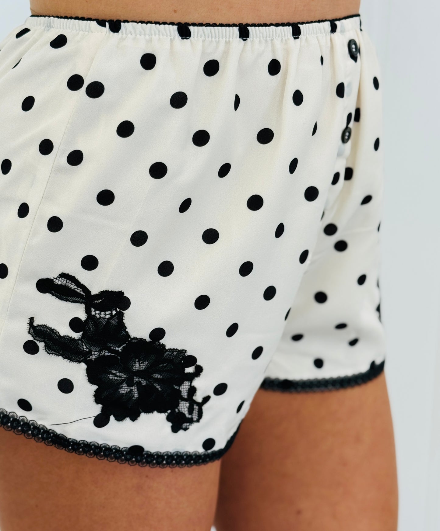 Polka Dot Lace Detailed Shorts (Reg.) - 2 Colors