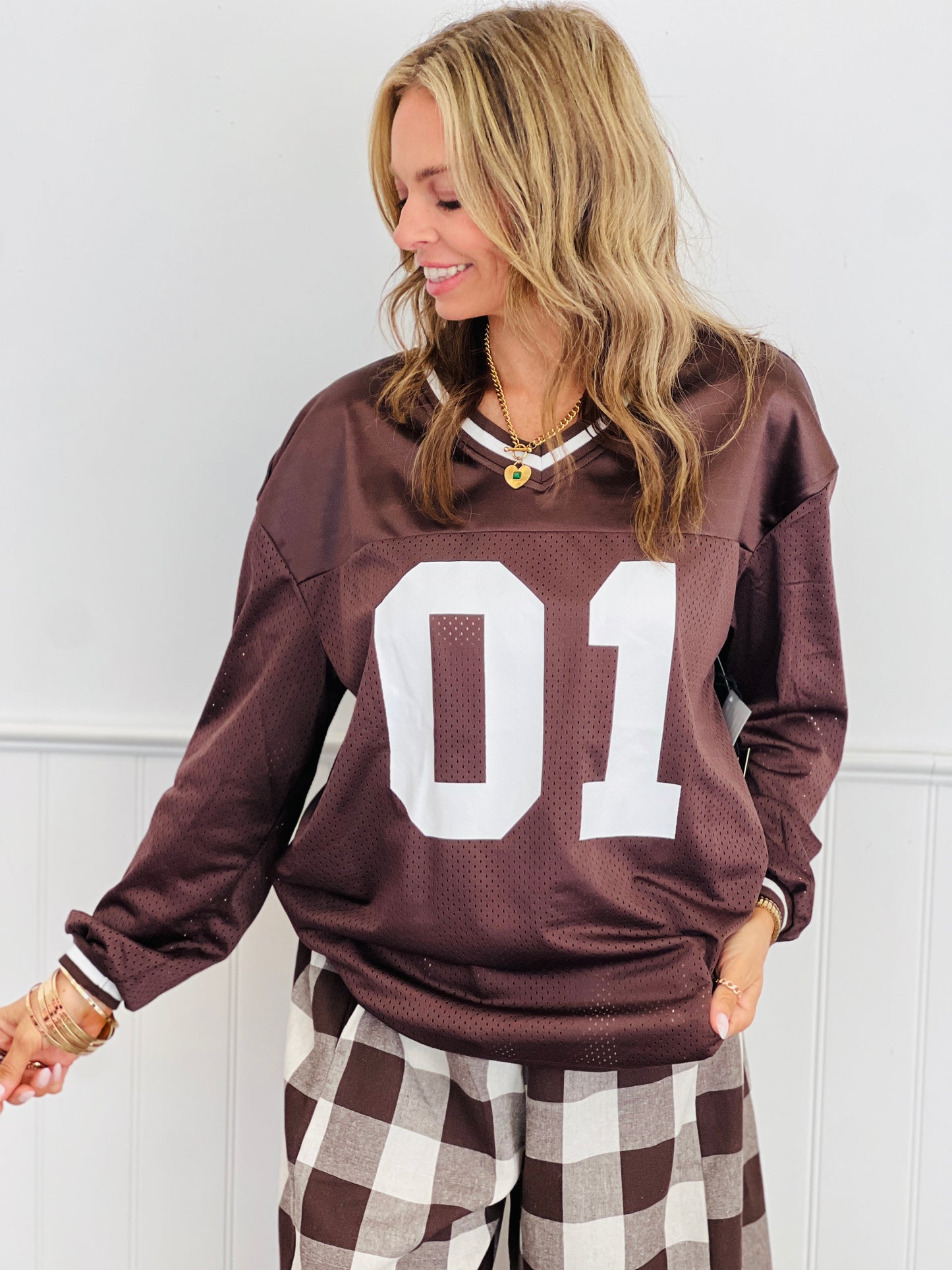 Number 01  LS Graphic V-Neck Top (Reg.)-2 Colors