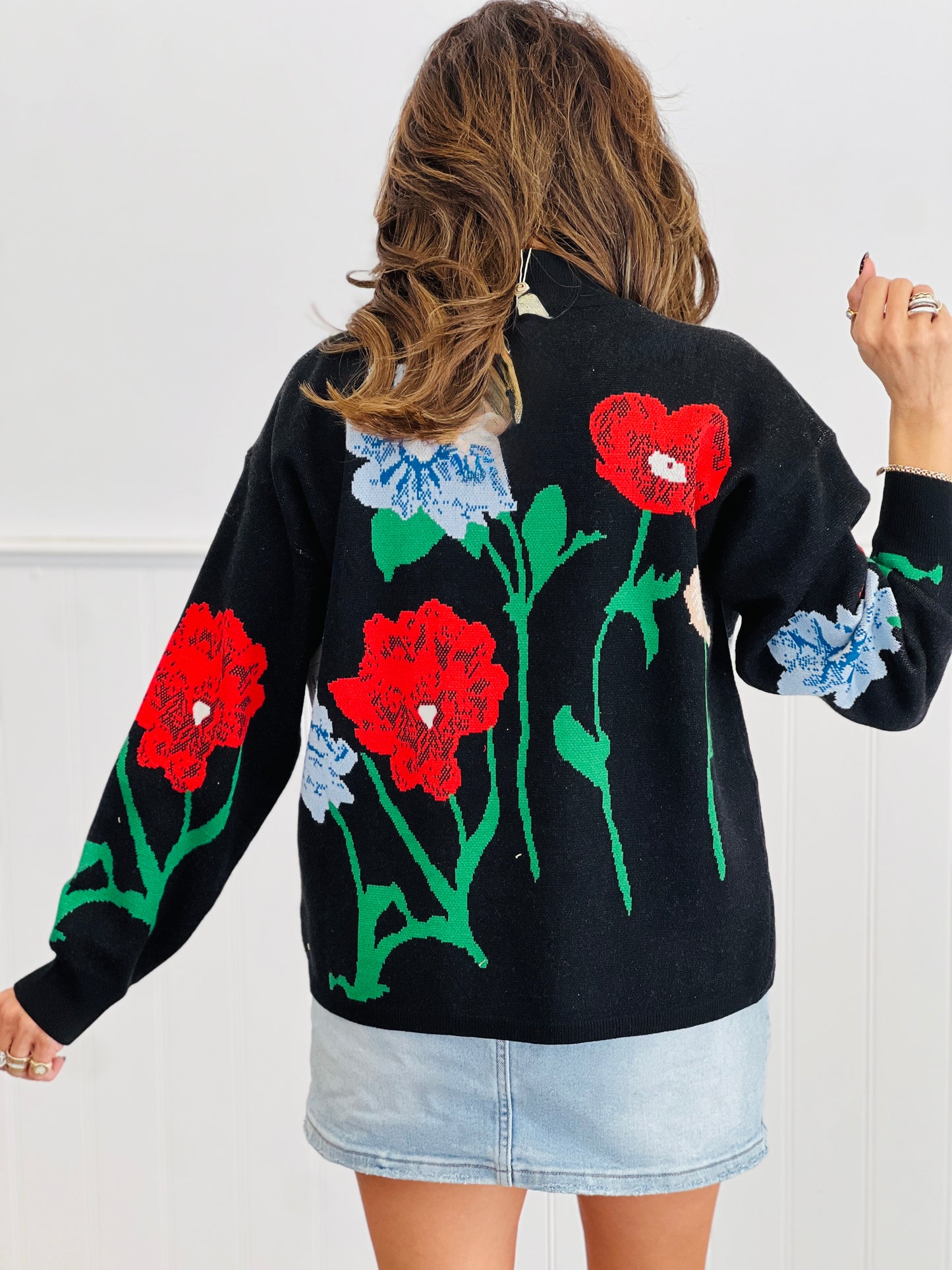 Black Floral Long Sleeve Sweater Top (Reg.)