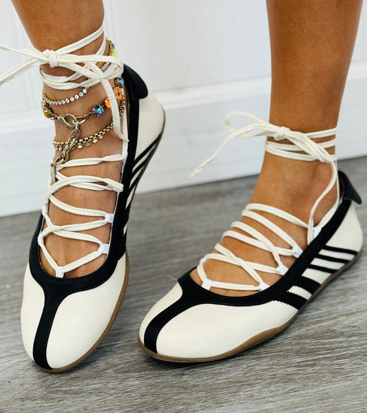 ShuShop Black & Off White Laced Up Flats