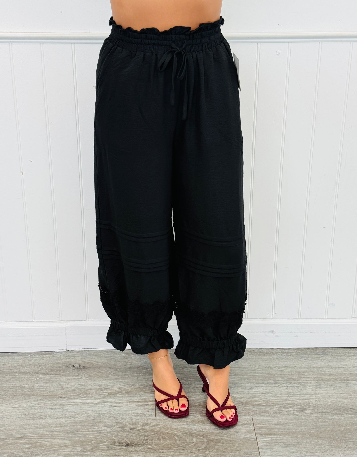 Lace Trim Ruffle Hem Pants (Reg.) - 3 Colors