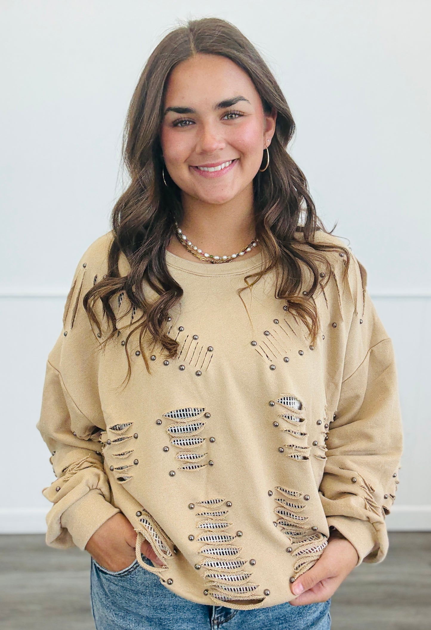 POL Mocha Cake Studs & Slits Sweatshirt (Reg.)