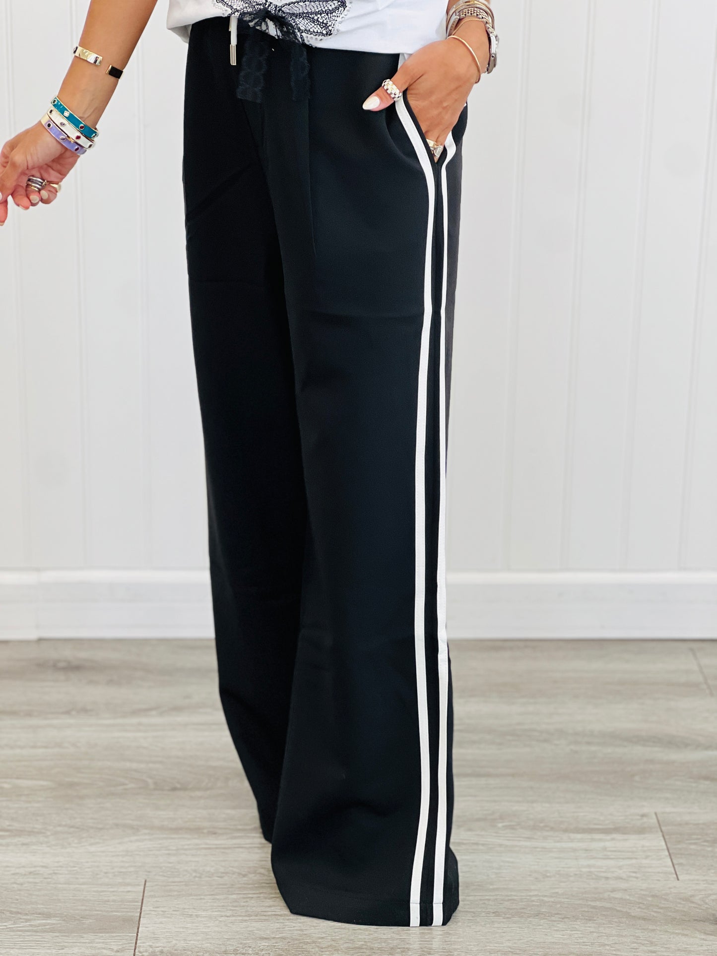 Black Side Stripe Pants (Reg.)