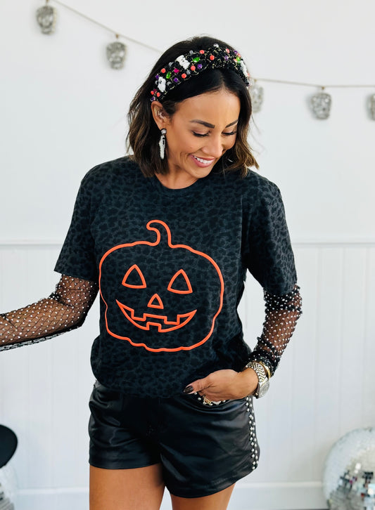 Black Leopard Pumpkin Outline Tee (Reg. & Plus)