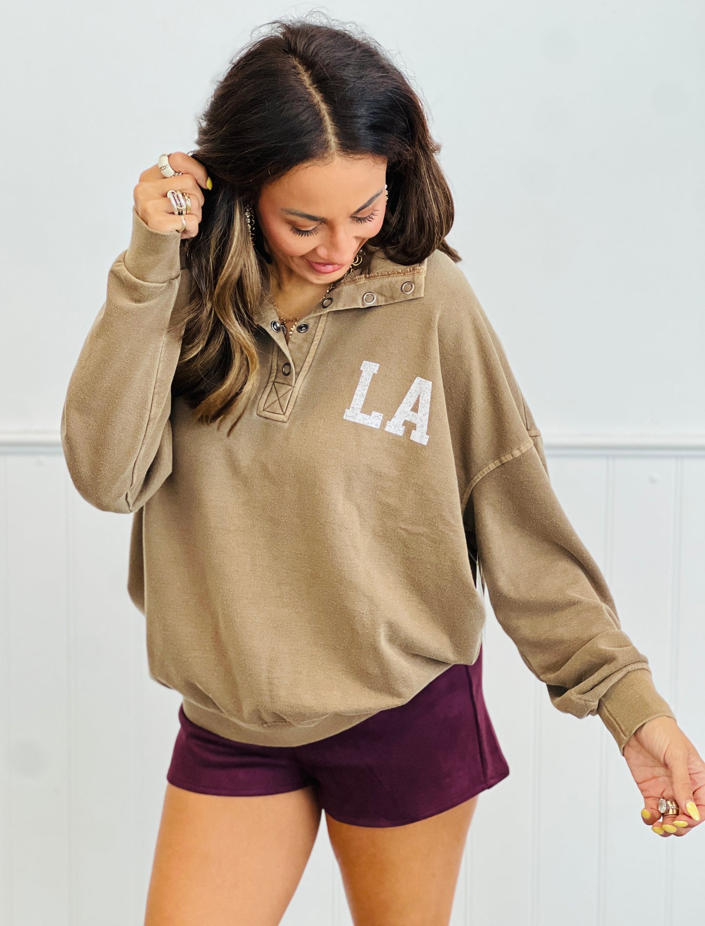 Brown LA Half Snap Graphic Top (Reg.)