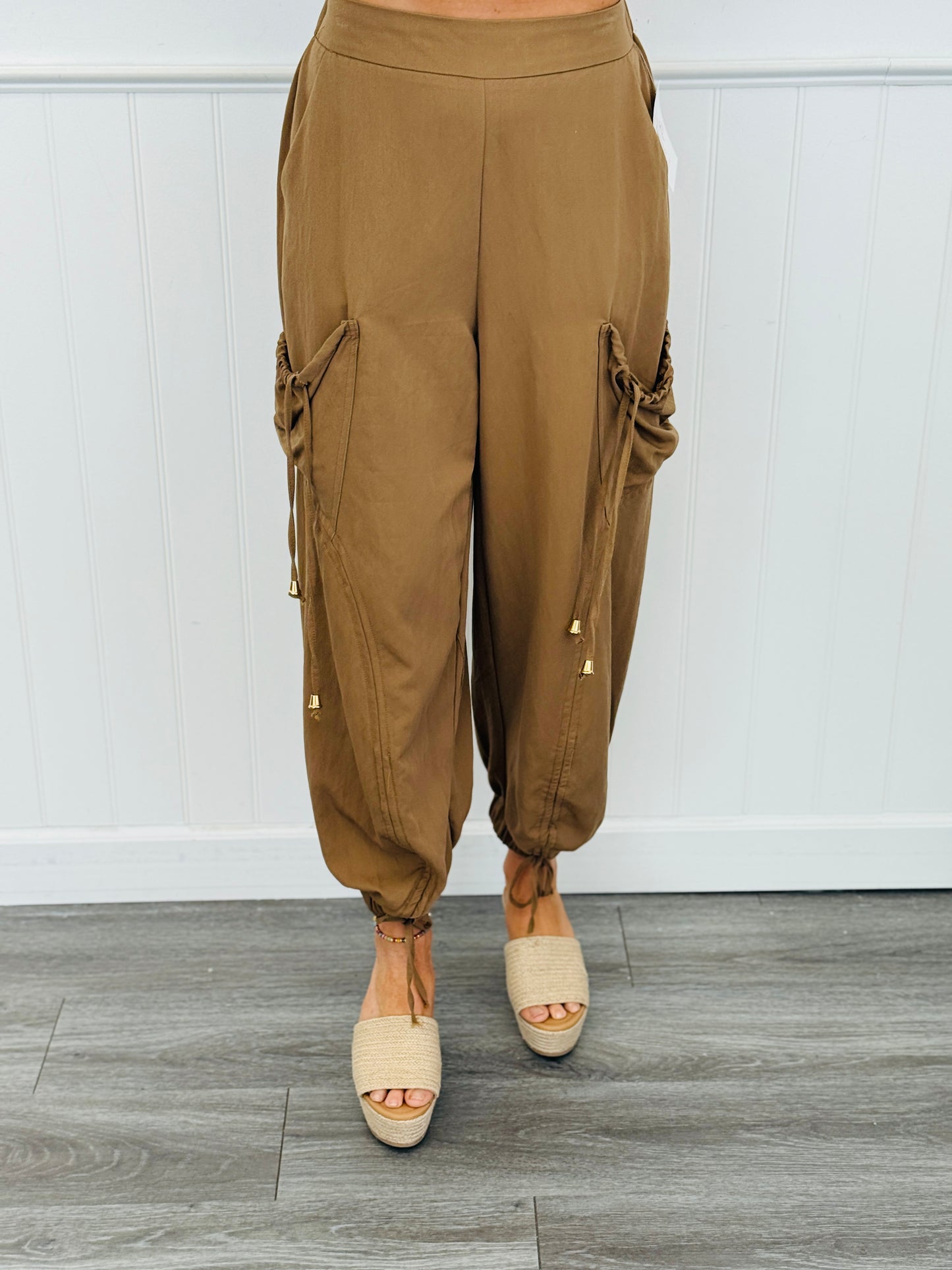 Mocha Cargo Parachute Pants (Reg.)