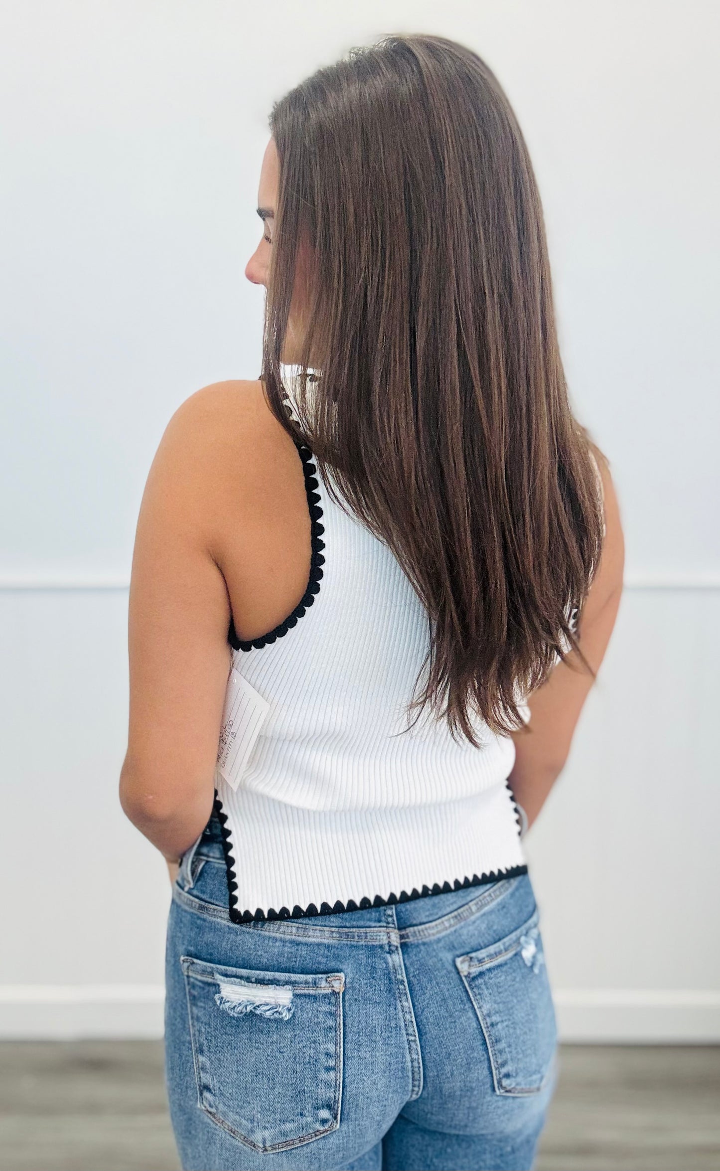 Off White Contrast Trim Tank Top (Reg.)