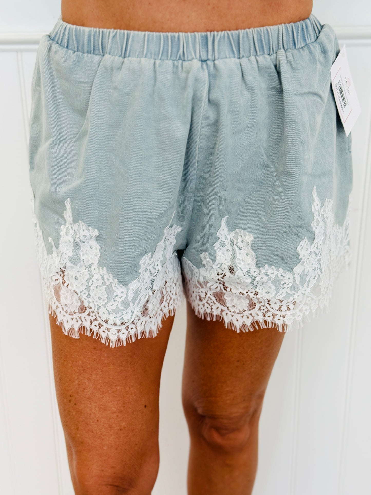 Denim Lace Trim Shorts (Reg.)