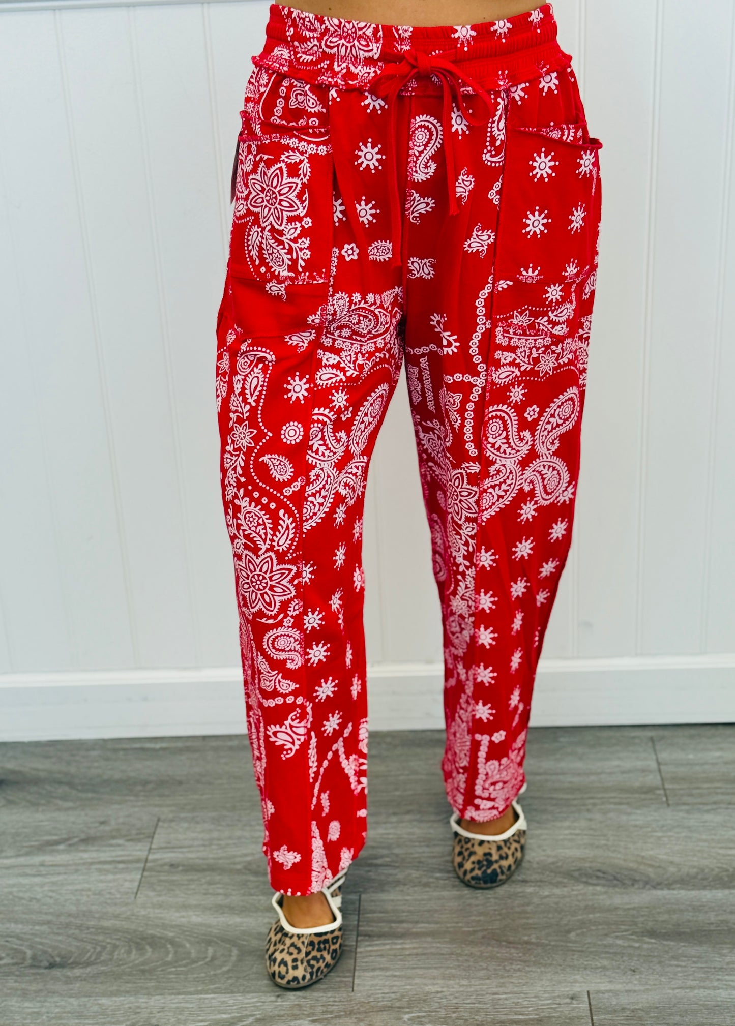 Red Bandana Print Utility Barrel Pants (Reg.)