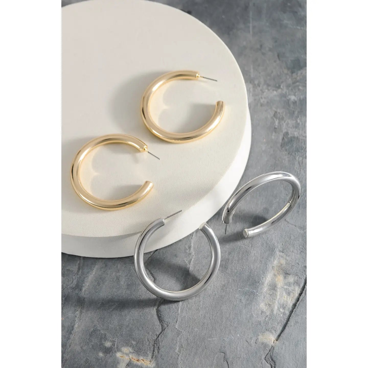 Classic Chunky Hoop Earrings (2 colors)