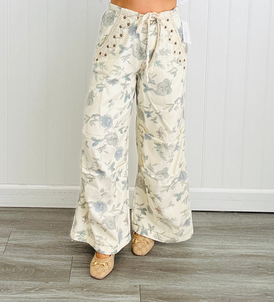 POL Cream Floral Knee Dart Pants (Reg.)