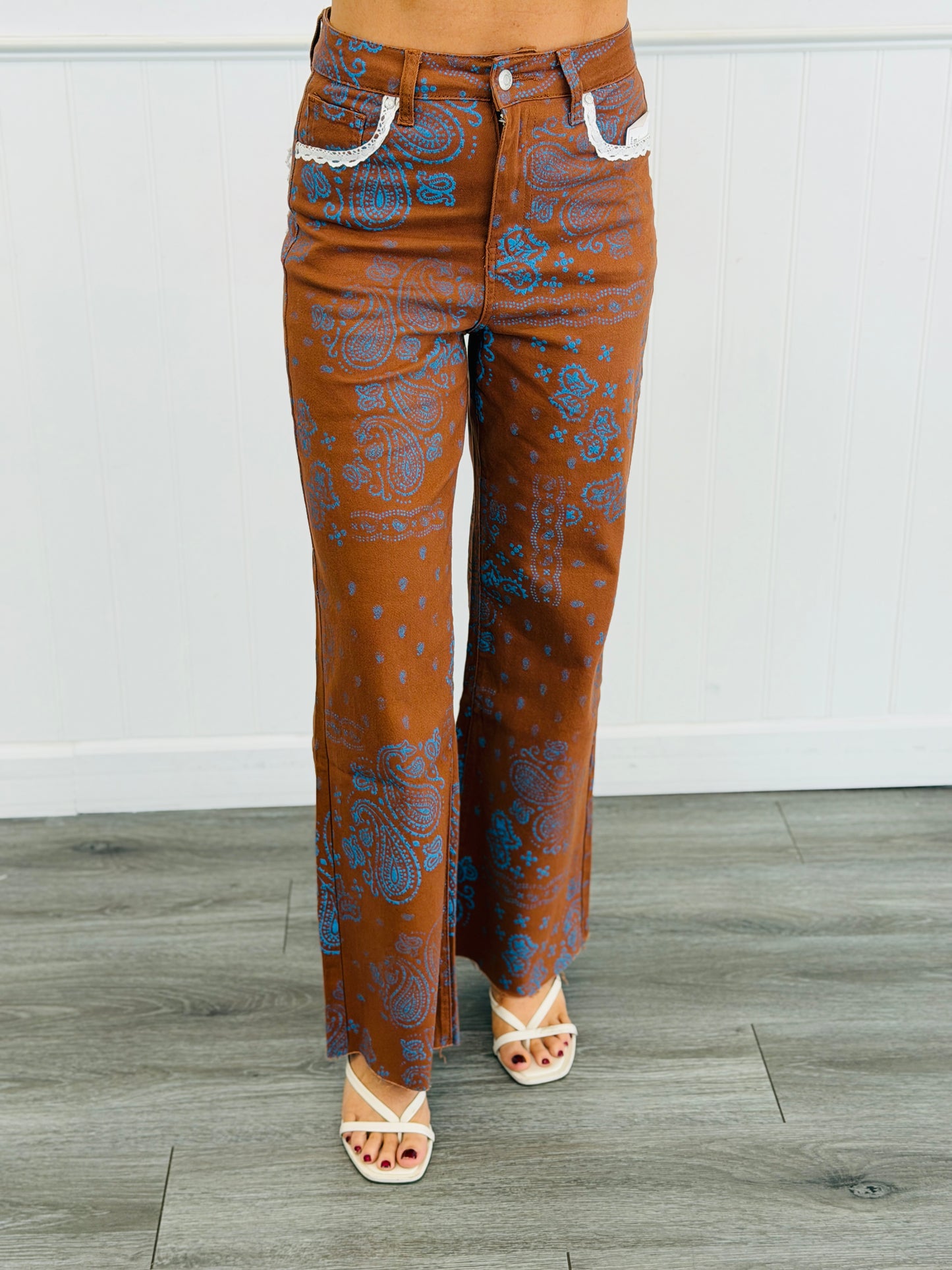 Brown Bandana Frey Hem Denim Pants (Reg.)