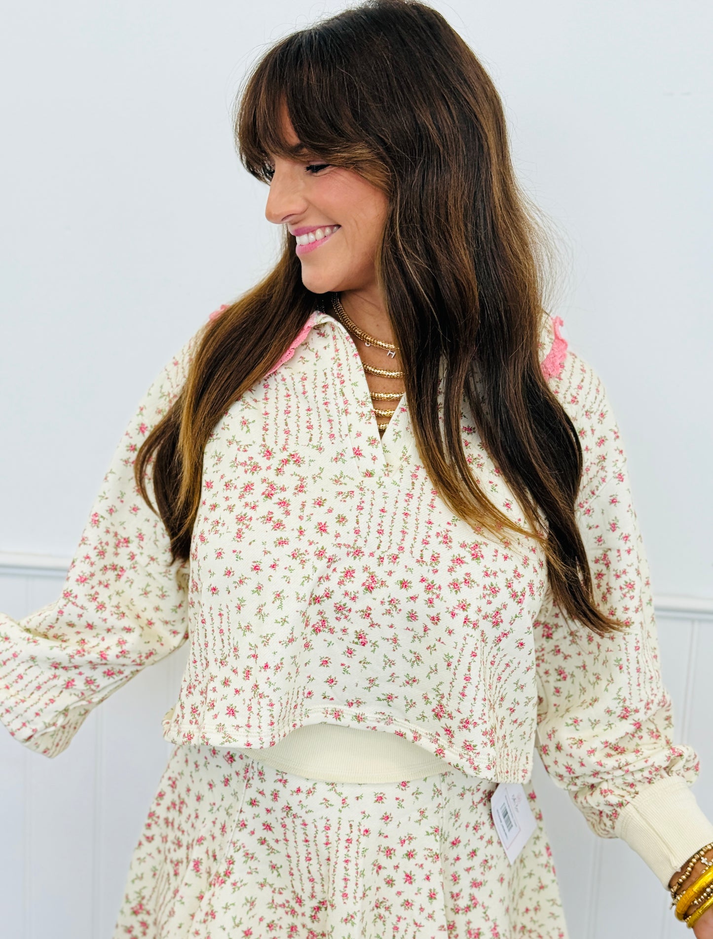 Ditsy Floral Ruffled Collar Sweatshirt (Reg.) - 2 Colors