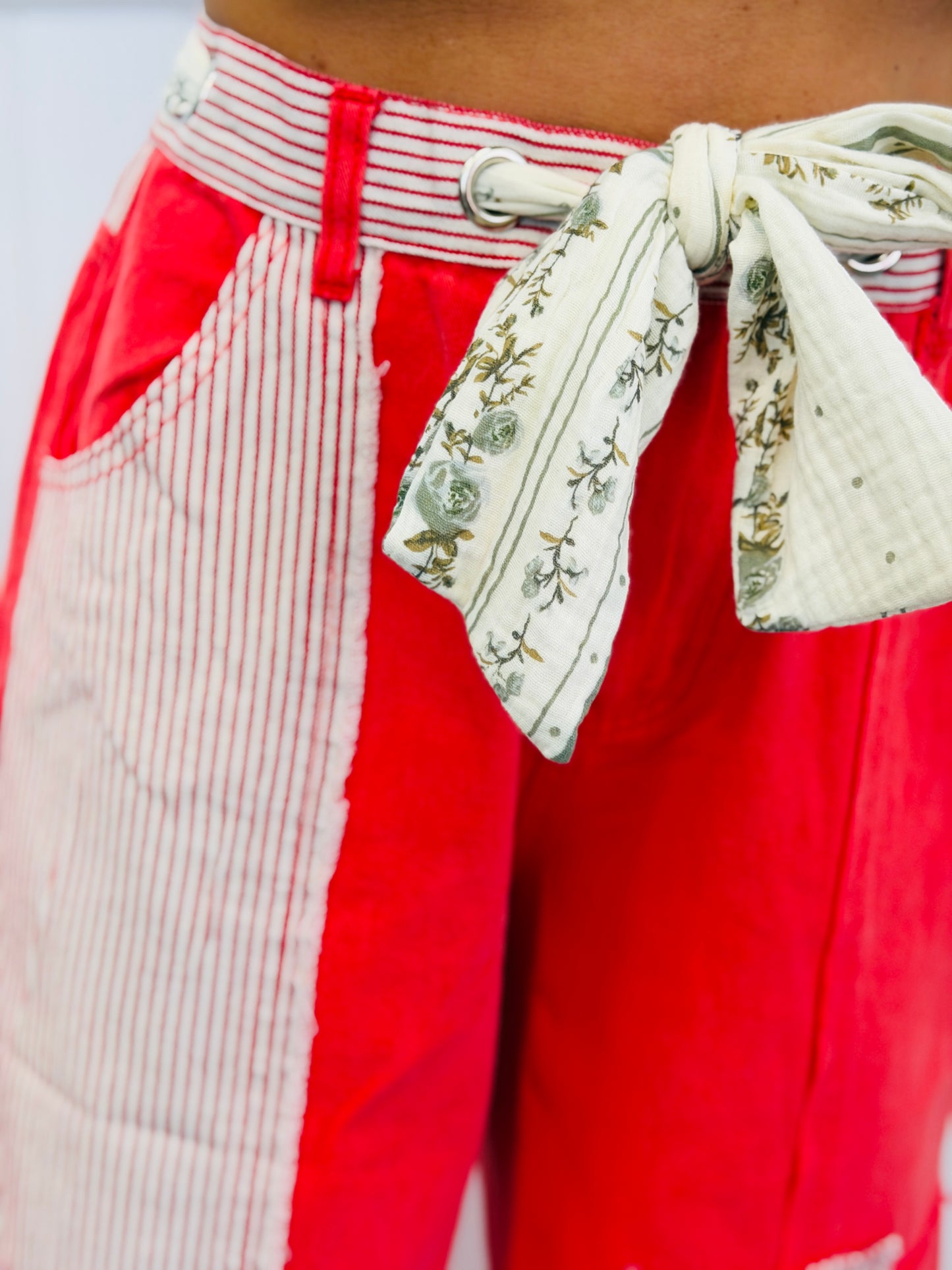 POL Apple Red Contrast Stripe Pants (Reg.)