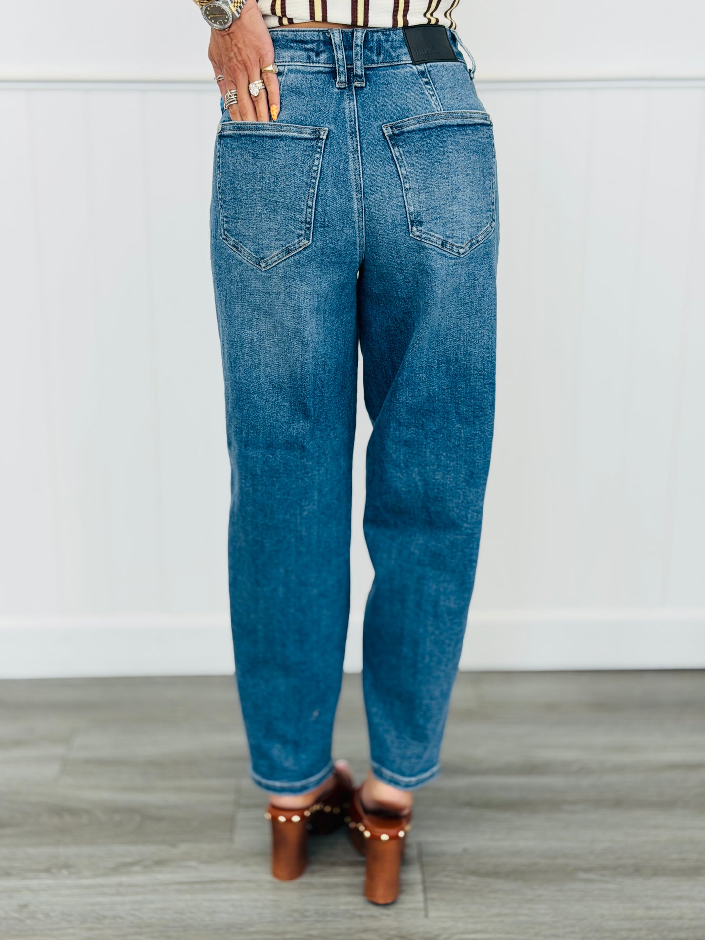 Judy Blue Boulevard Barrel Jeans (Reg. and Plus)