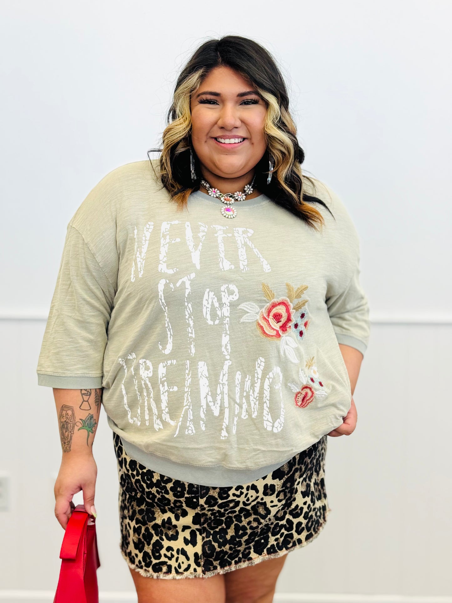 Never Stop Dreaming Graphic Top (Reg.)