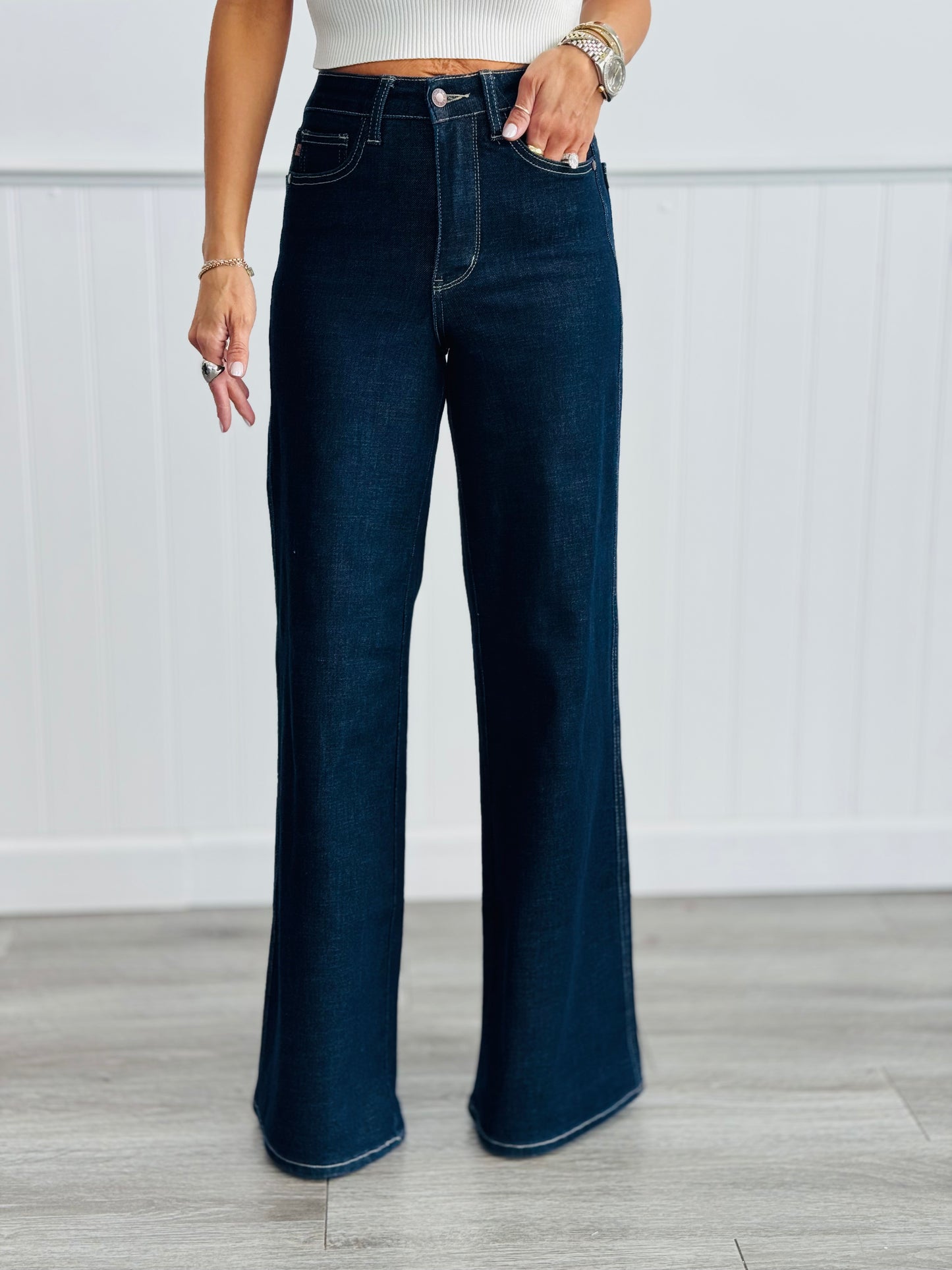 Judy Blue Retro Vibes Tummy Control Wide Leg Jeans (Reg. and Plus)