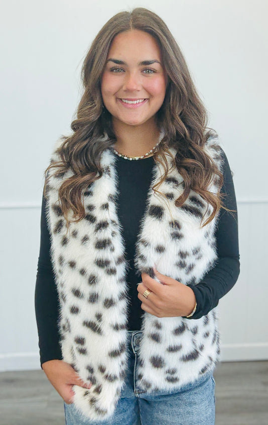 Ivory Spotted Fur Vest (Reg.)