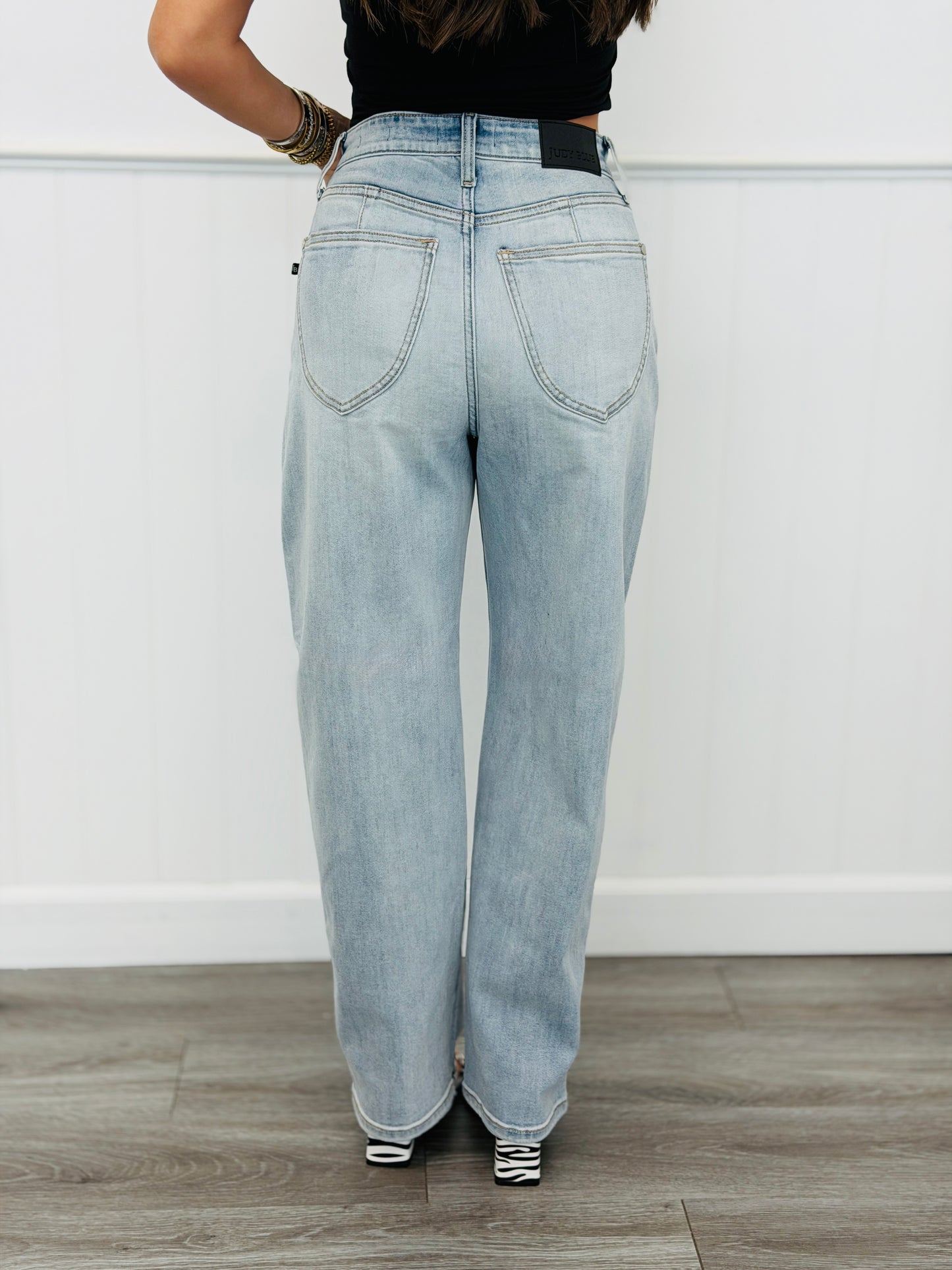 Judy Blue Aspen Arc Leg Jeans (Reg. and Plus)