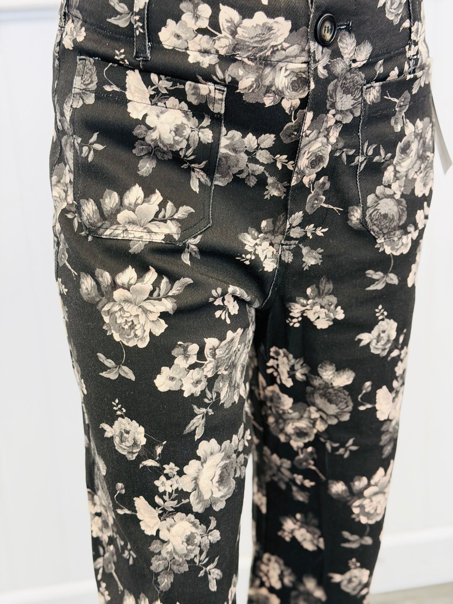 Black Floral Print Wide Leg Crop Pants (Reg & Plus)