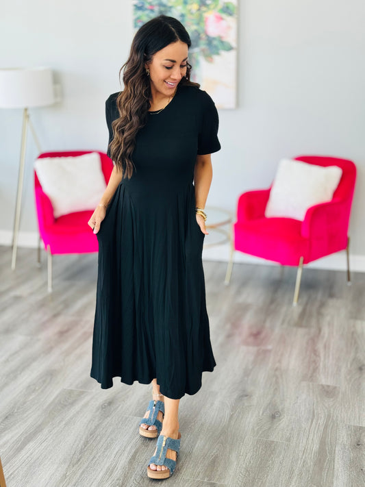 Black Solid Short Sleeve Maxi Dress (Reg. and Plus)