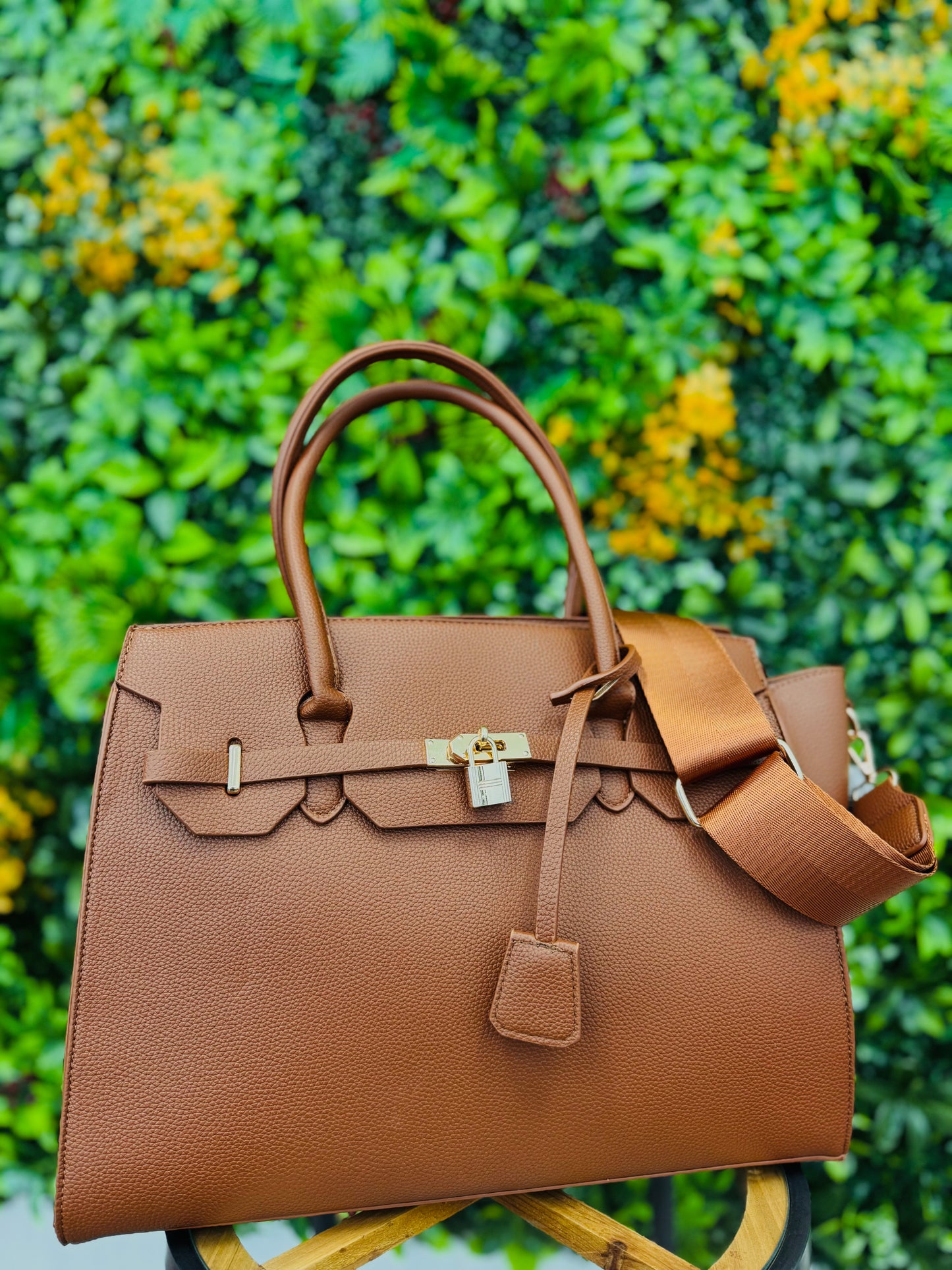 Business Class Tote (4 colors)
