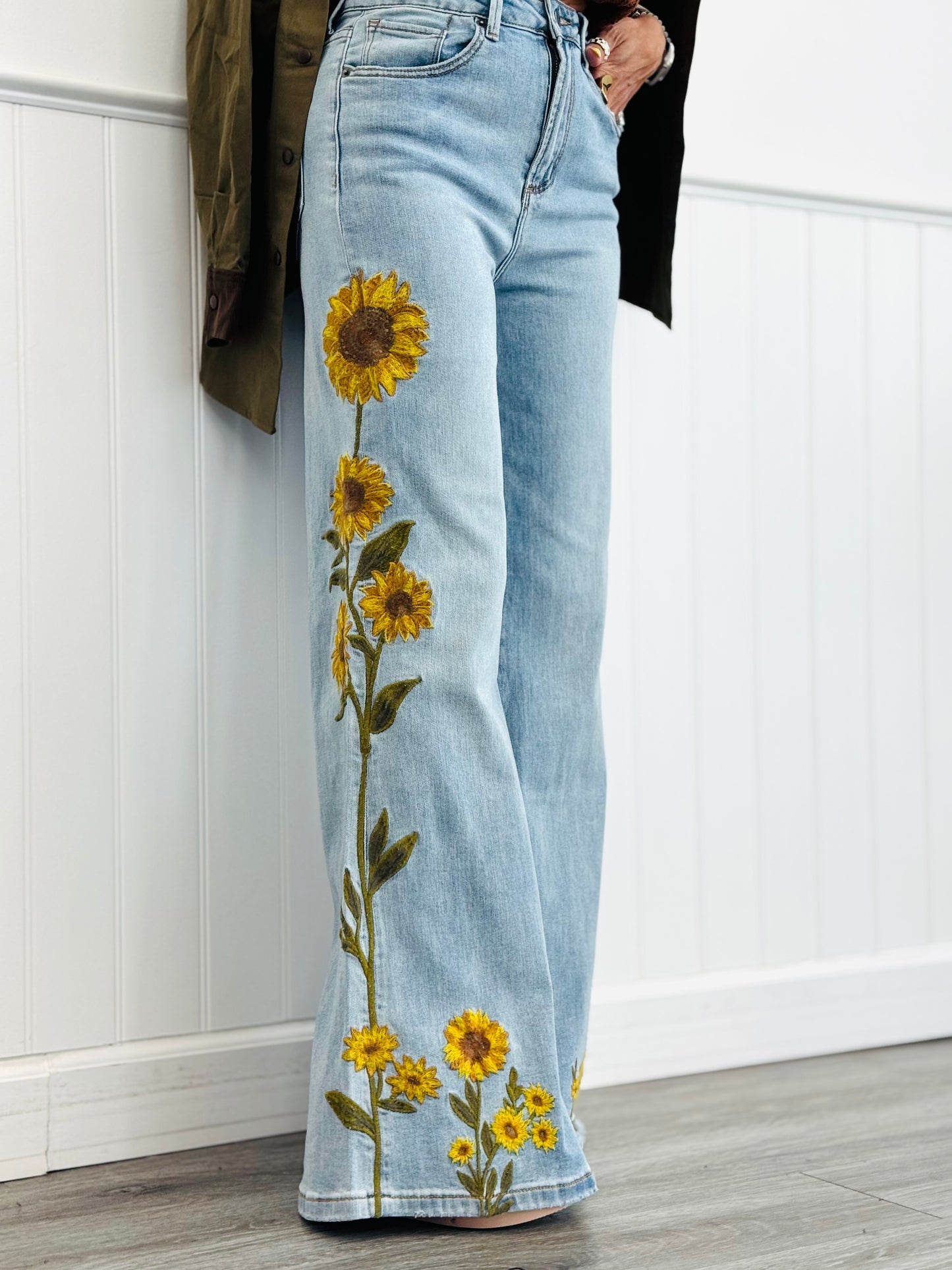 Oli & Hali Sunflower Embroidered Pants (Reg.)