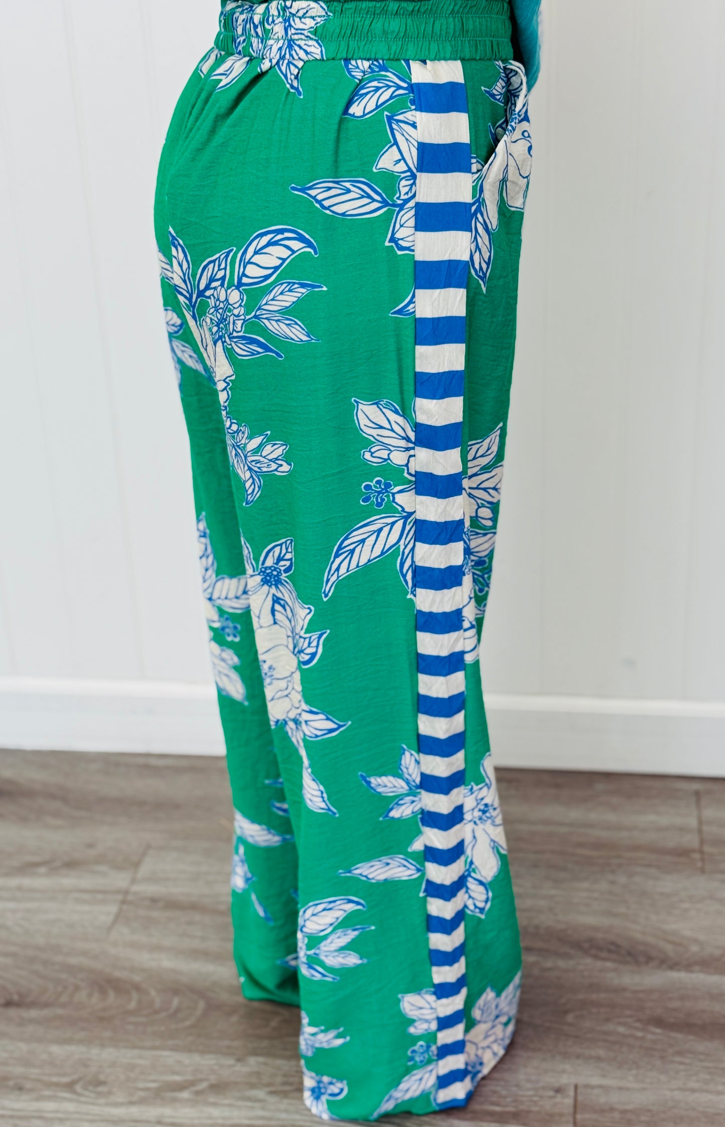 Floral Breeze Contrast Stripe Pants (Reg.) - 2 Colors