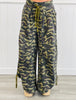 Ruched Side Camo Print Pants (Reg.)
