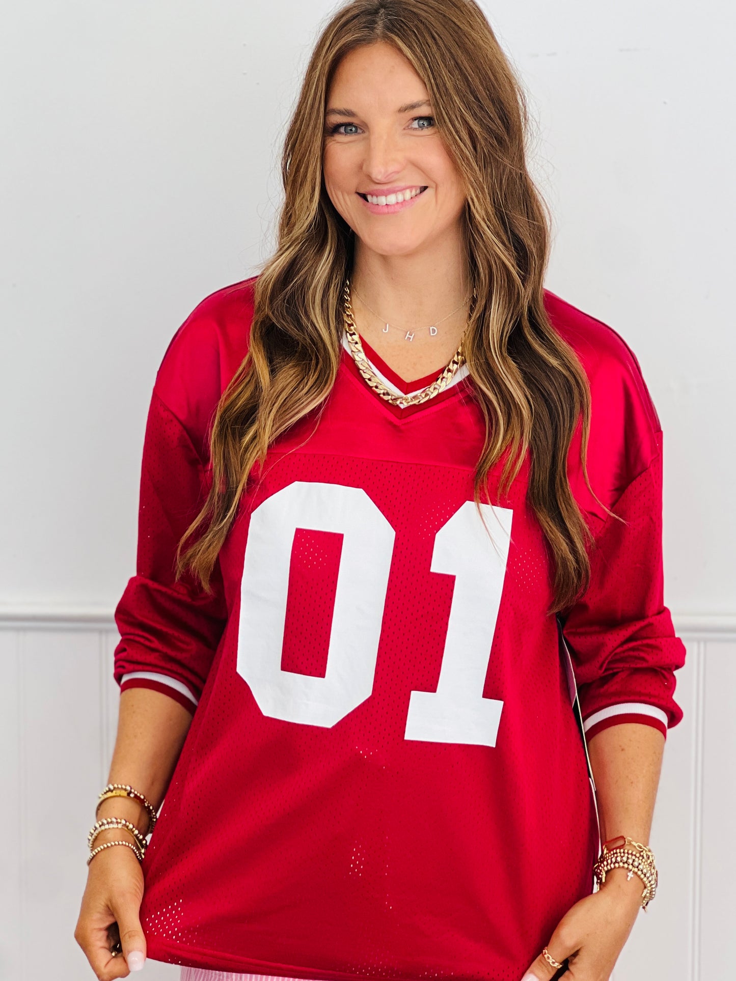 Number 01  LS Graphic V-Neck Top (Reg.)-2 Colors