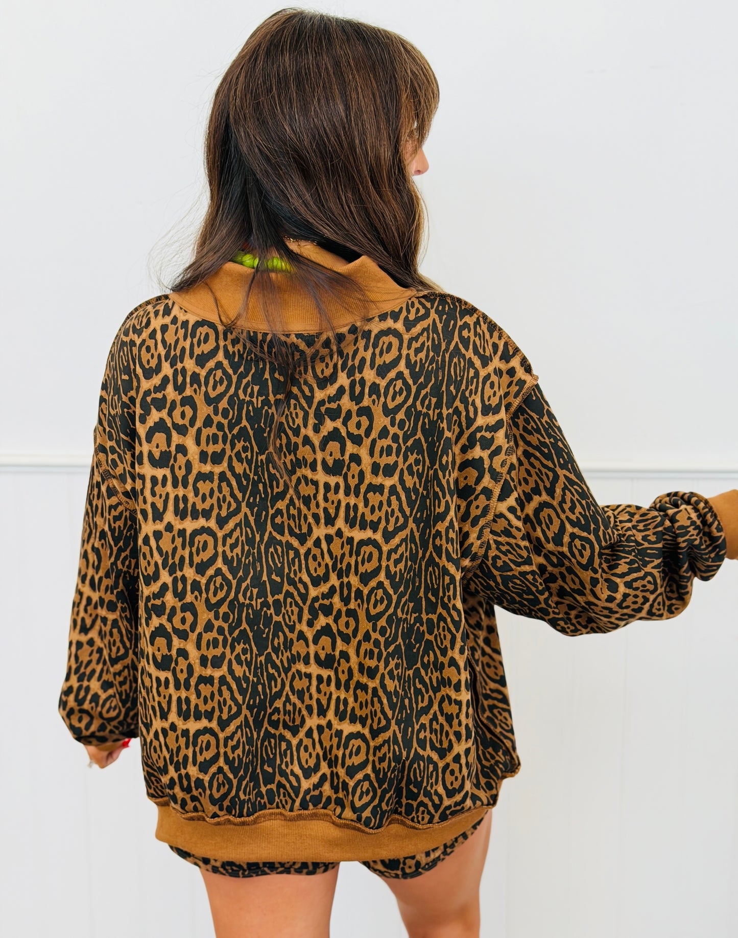 Cheetah Mock Neck Sweatshirt (Reg.)