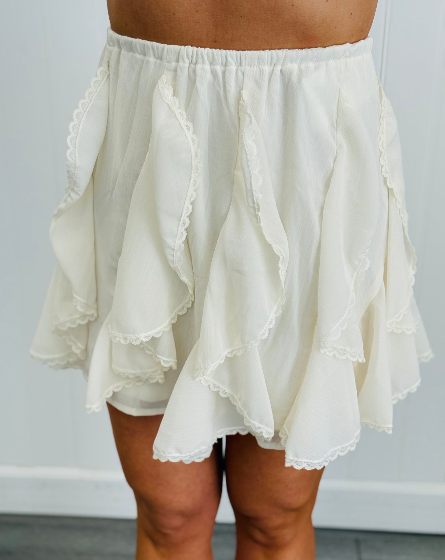 Cream Ruffled Lace Trim Mini Skirt (Reg & Plus)