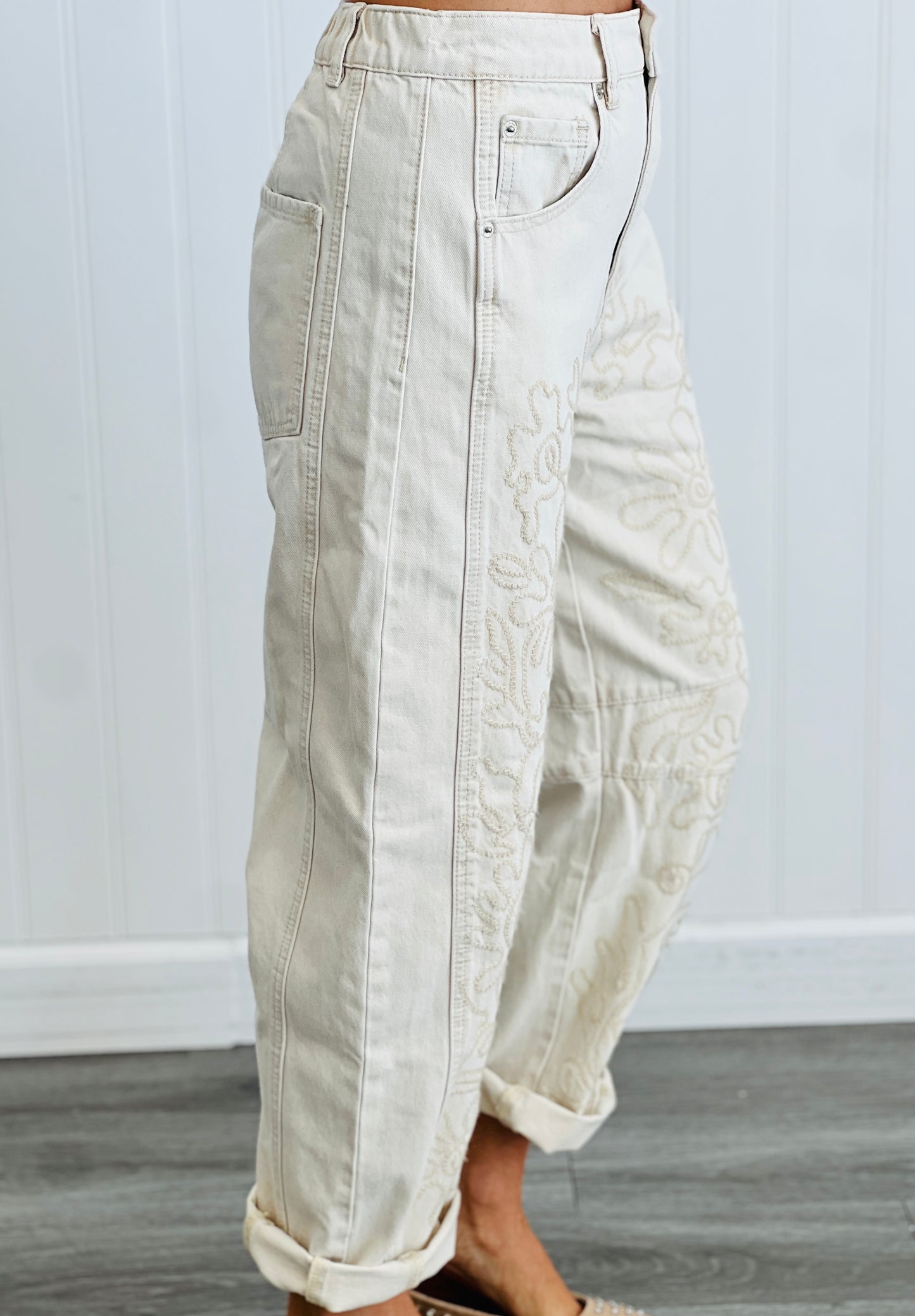 Beige Floral Embroidered Barrel Pants (Reg.)
