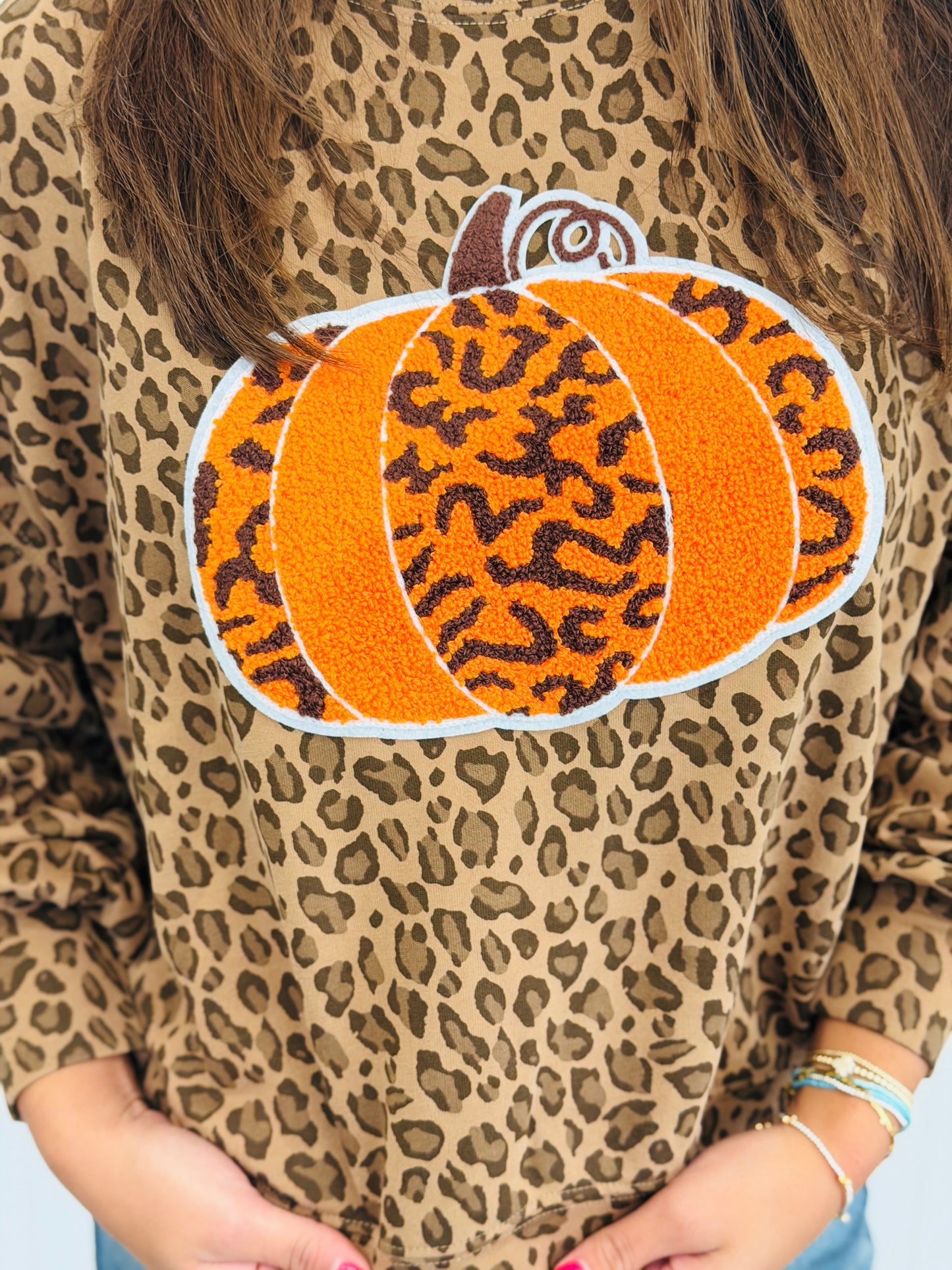 Mocha Leopard Pumpkin Graphic Sweatshirt  (Reg.)