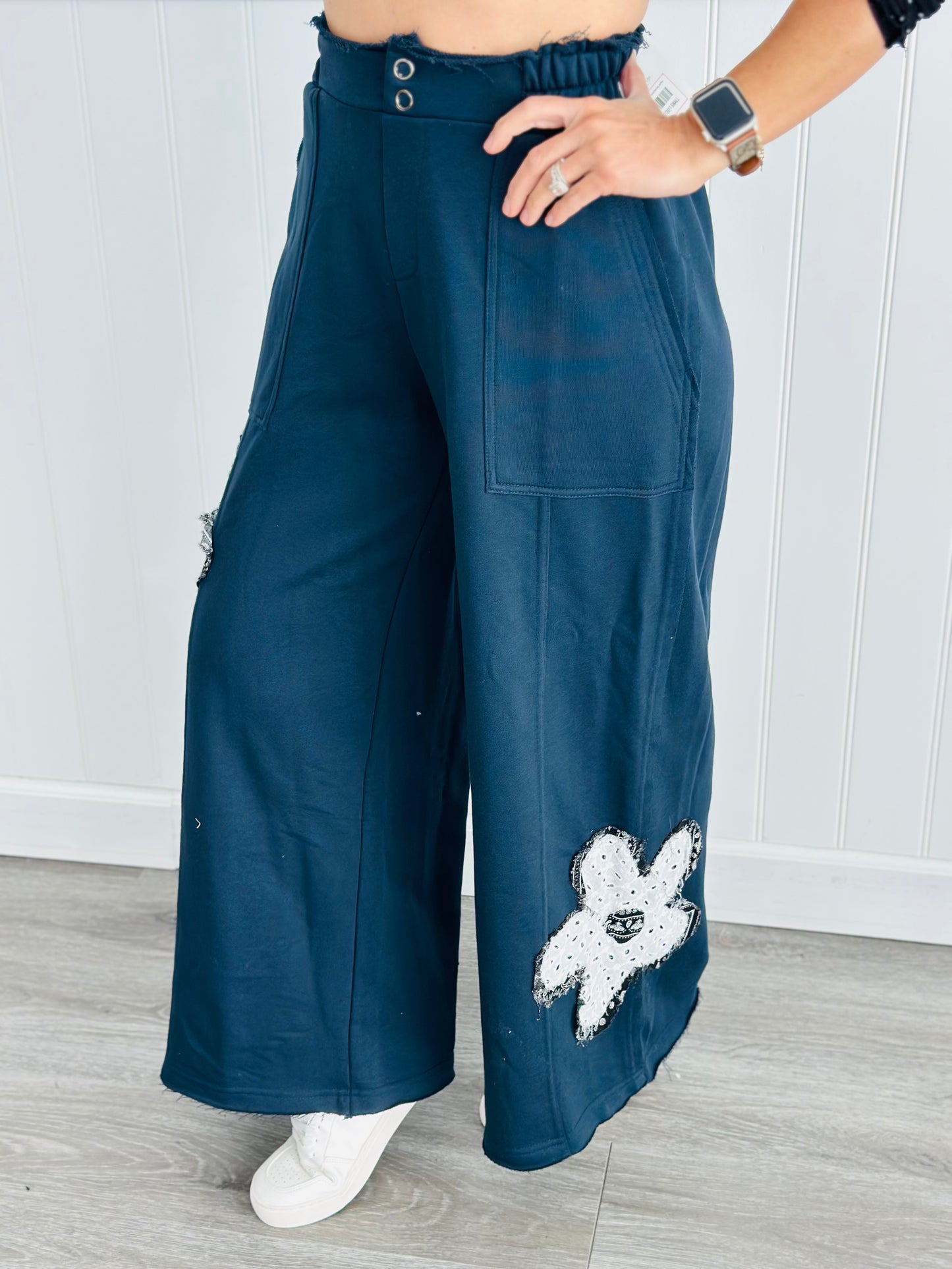 Floral Patch Pocket Pants (Reg. and Plus)