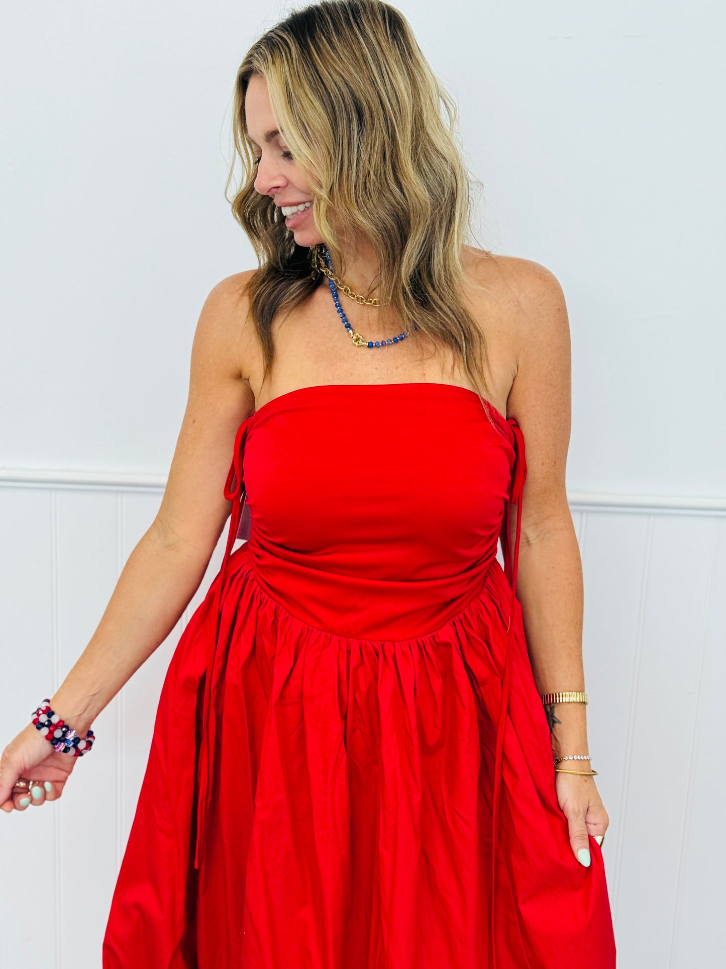 Red Ruched Side Tie Strapless Midi Dress (Reg)
