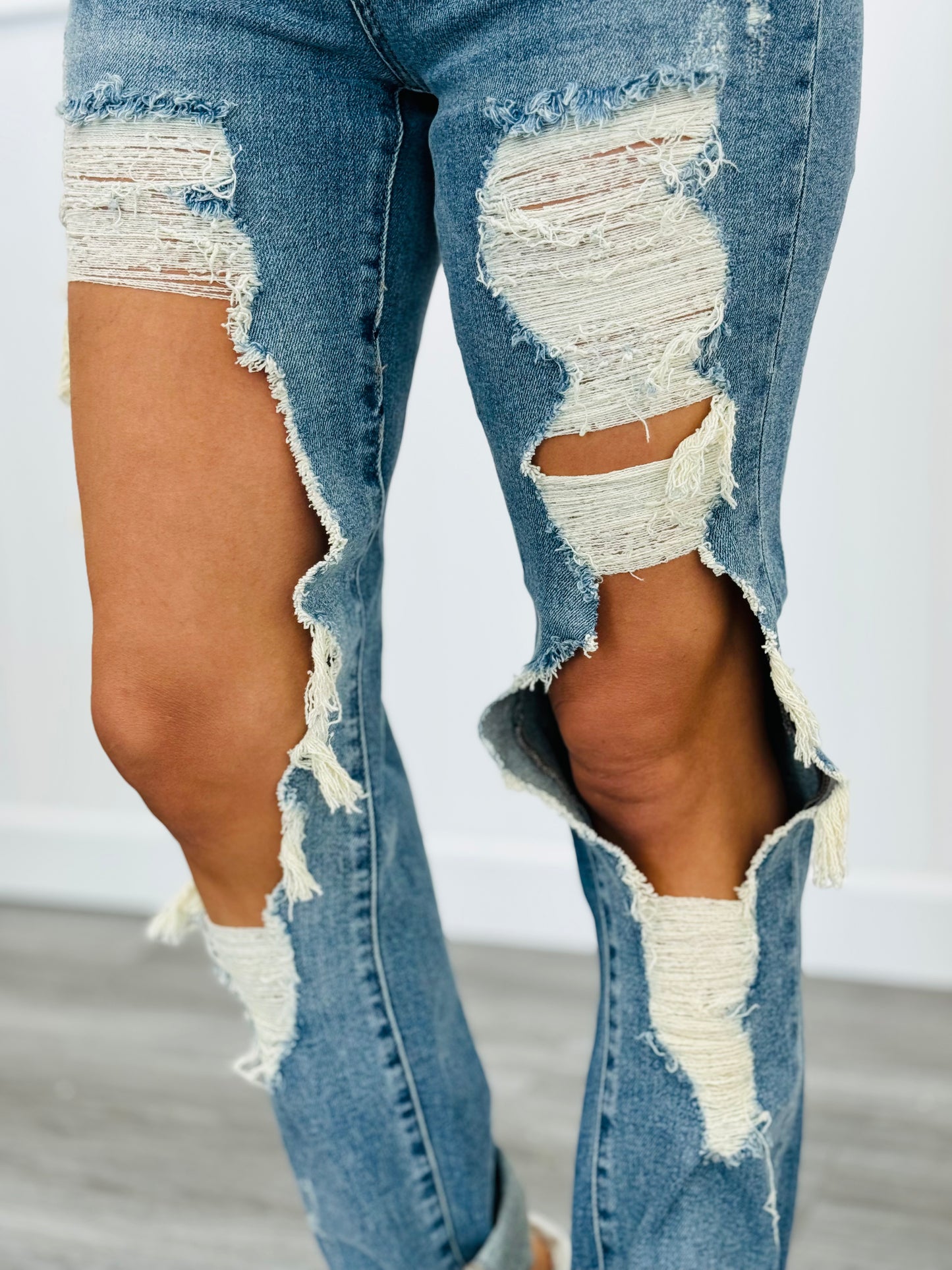 Judy Blue The Bees Knees Distressed Straight Jeans (Reg. and Plus)