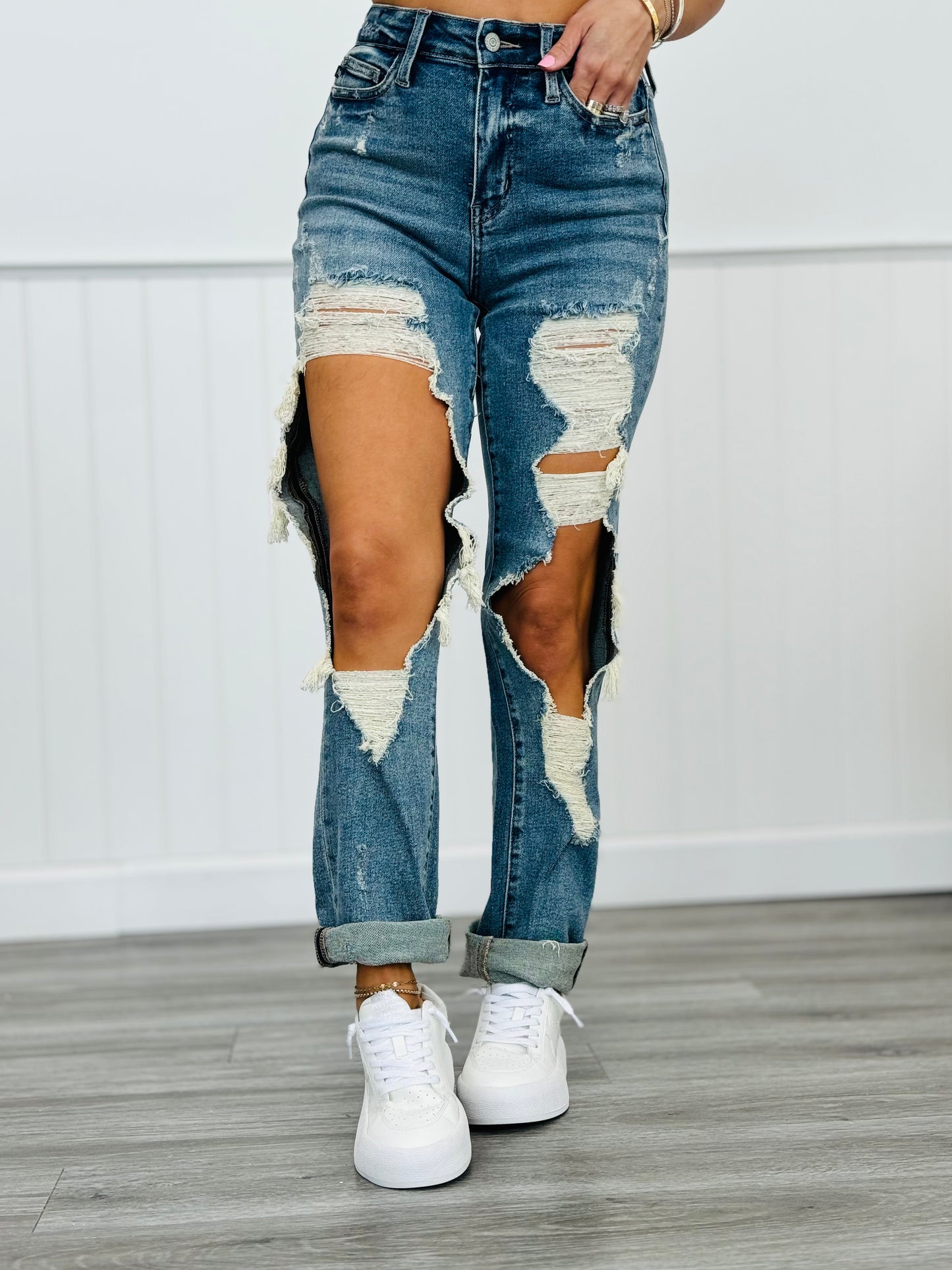 Judy Blue The Bees Knees Distressed Straight Jeans (Reg. and Plus)