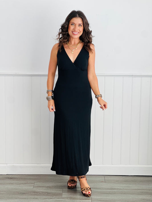 Black V-Neck Sleeveless Knit Midi Dress (Reg.)