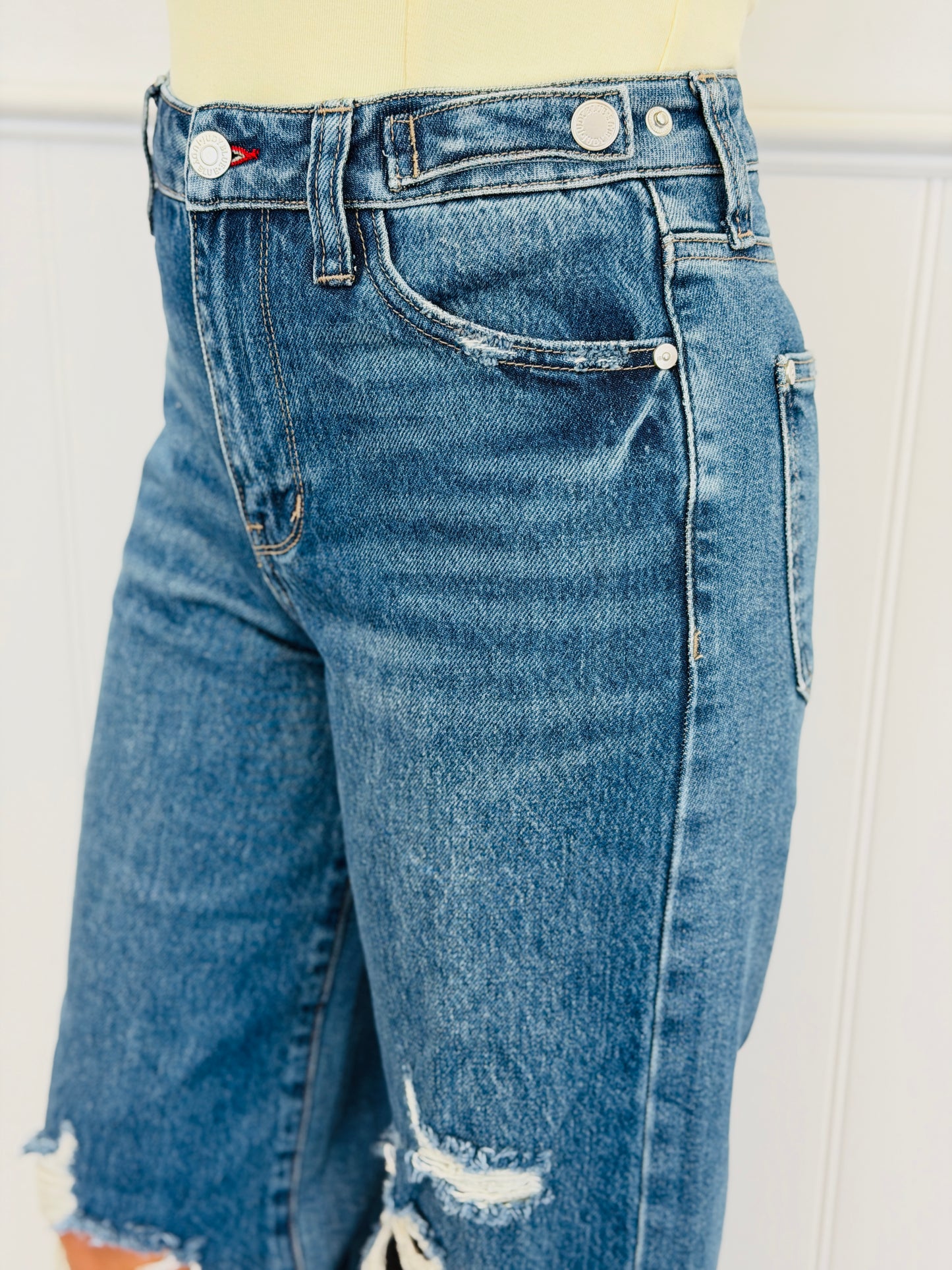 Judy Blue Downtown Darling Rigid Magic Straight Jeans (Reg. and Plus)