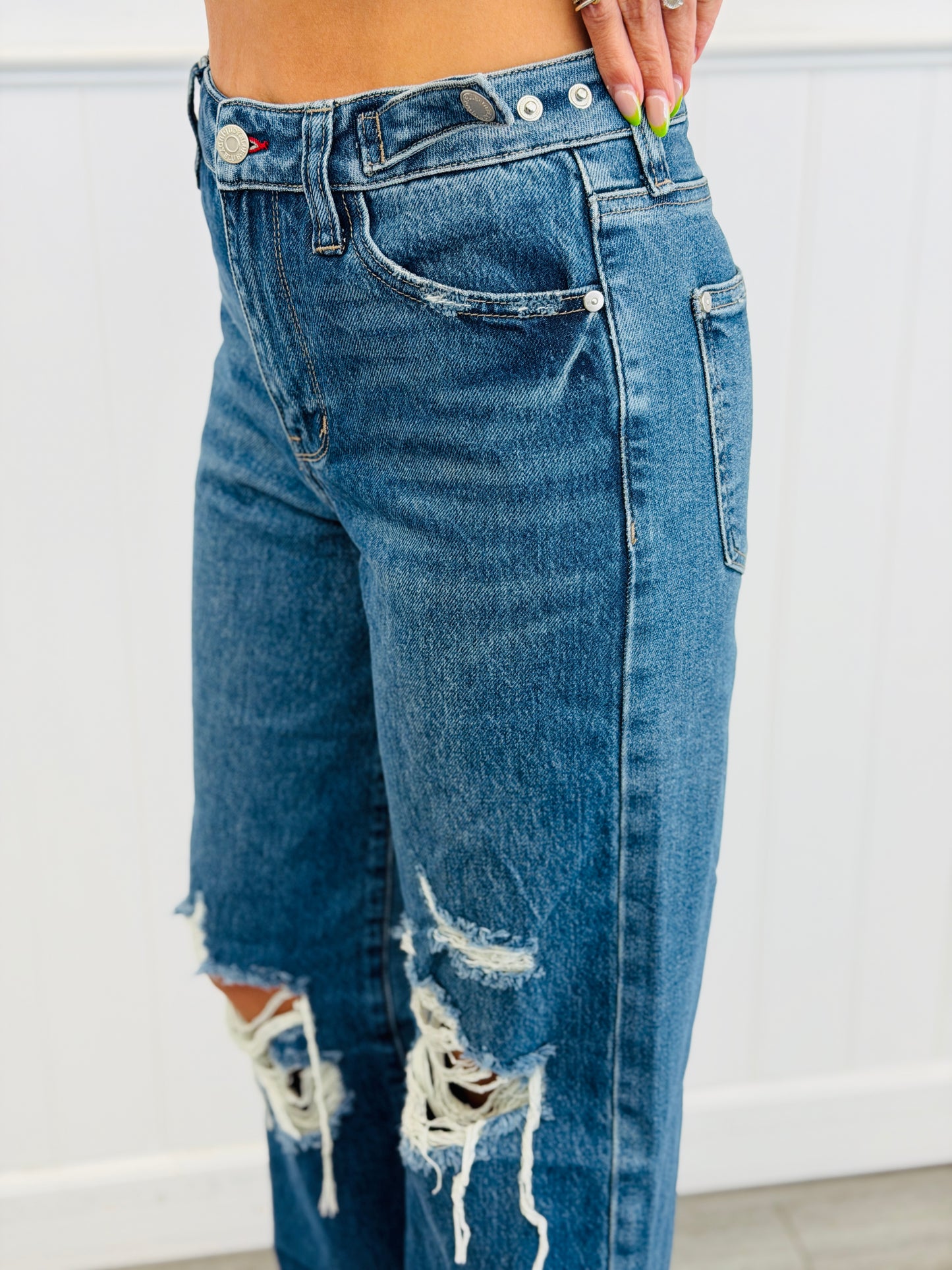 Judy Blue Downtown Darling Rigid Magic Straight Jeans (Reg. and Plus)